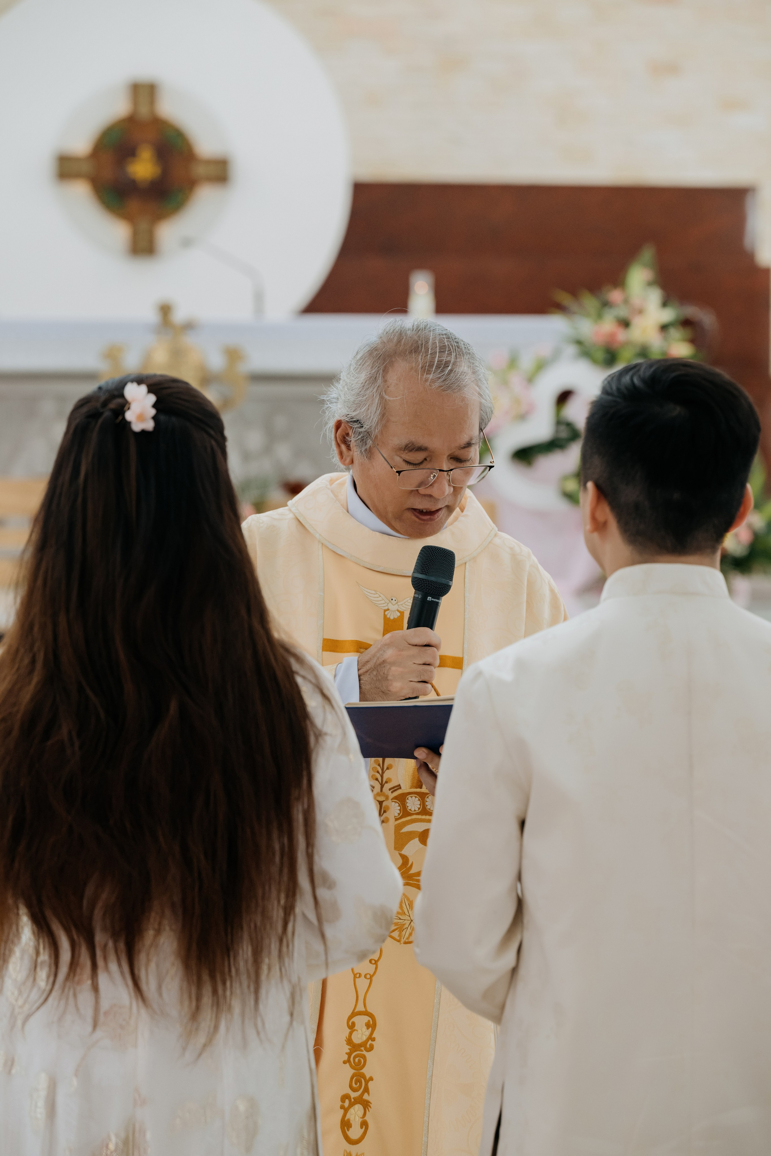 Church Wedding / TRANG & TUONG. Saigon Wedding Present | Art Beyond Moments