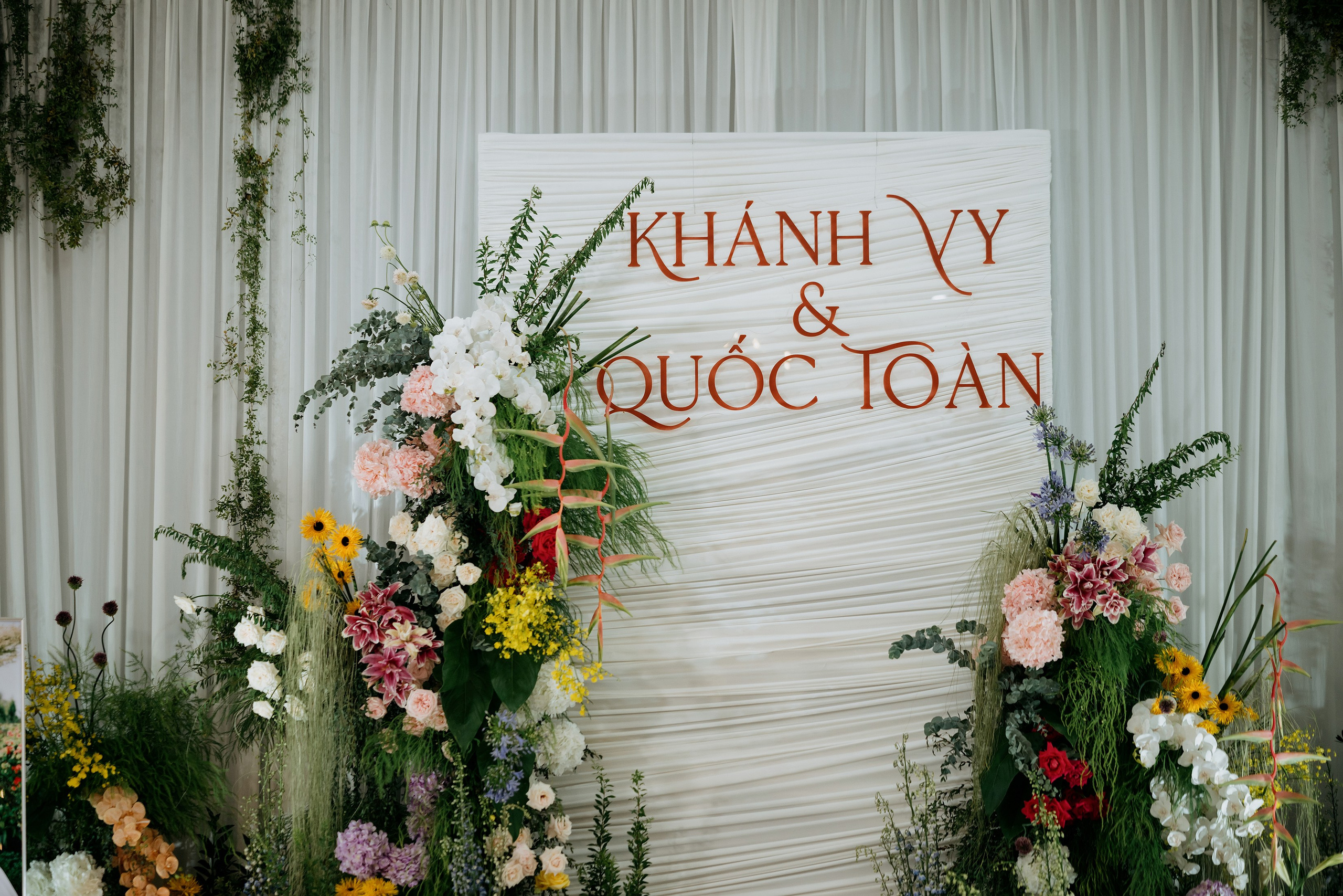 TOAN & VY / Wedding Journalism. Saigon Wedding Present | Art Beyond Moments