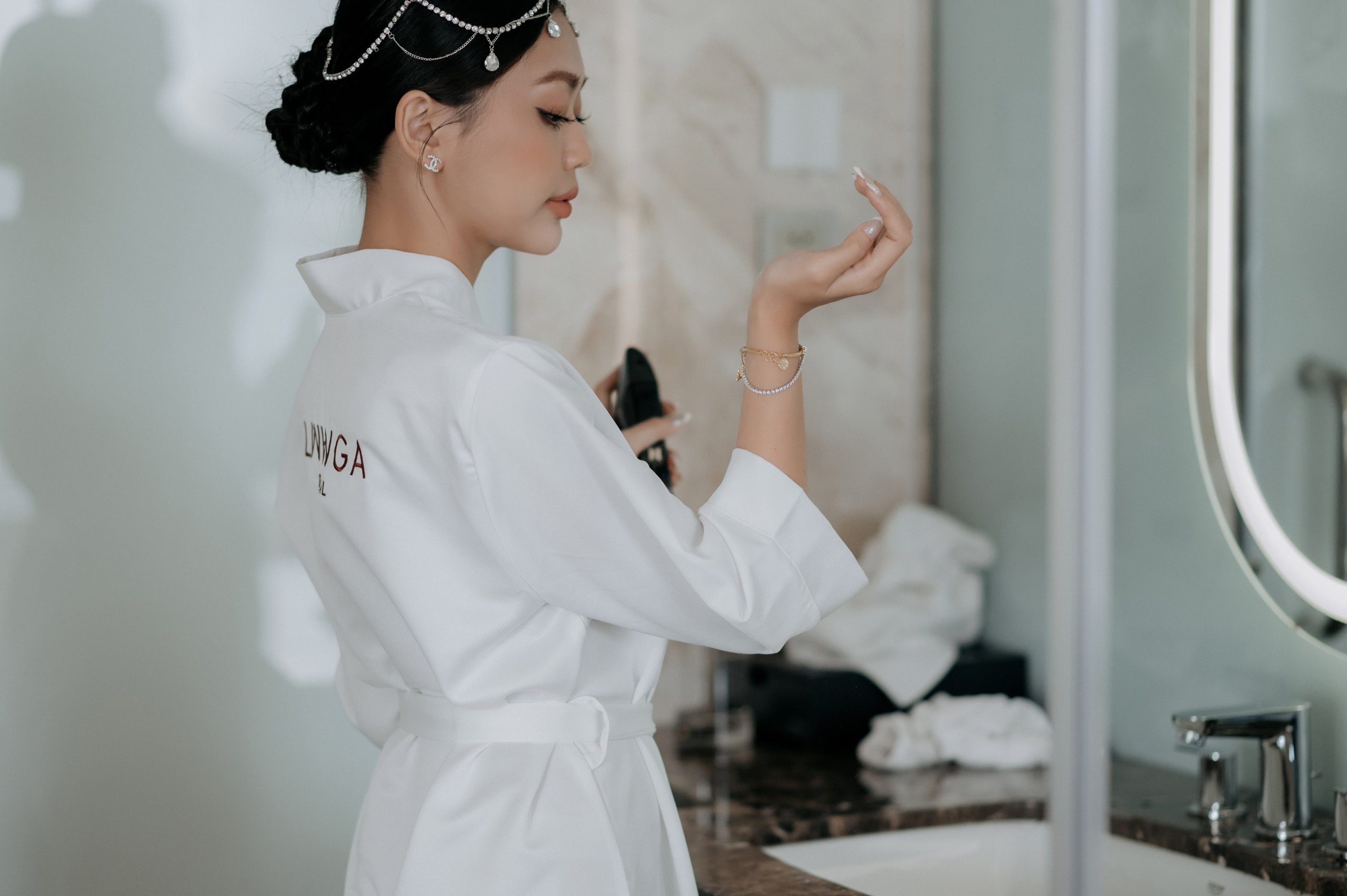 KHANG & QUYEN / Lavela Hotel. Saigon Wedding Present | Art Beyond Moments