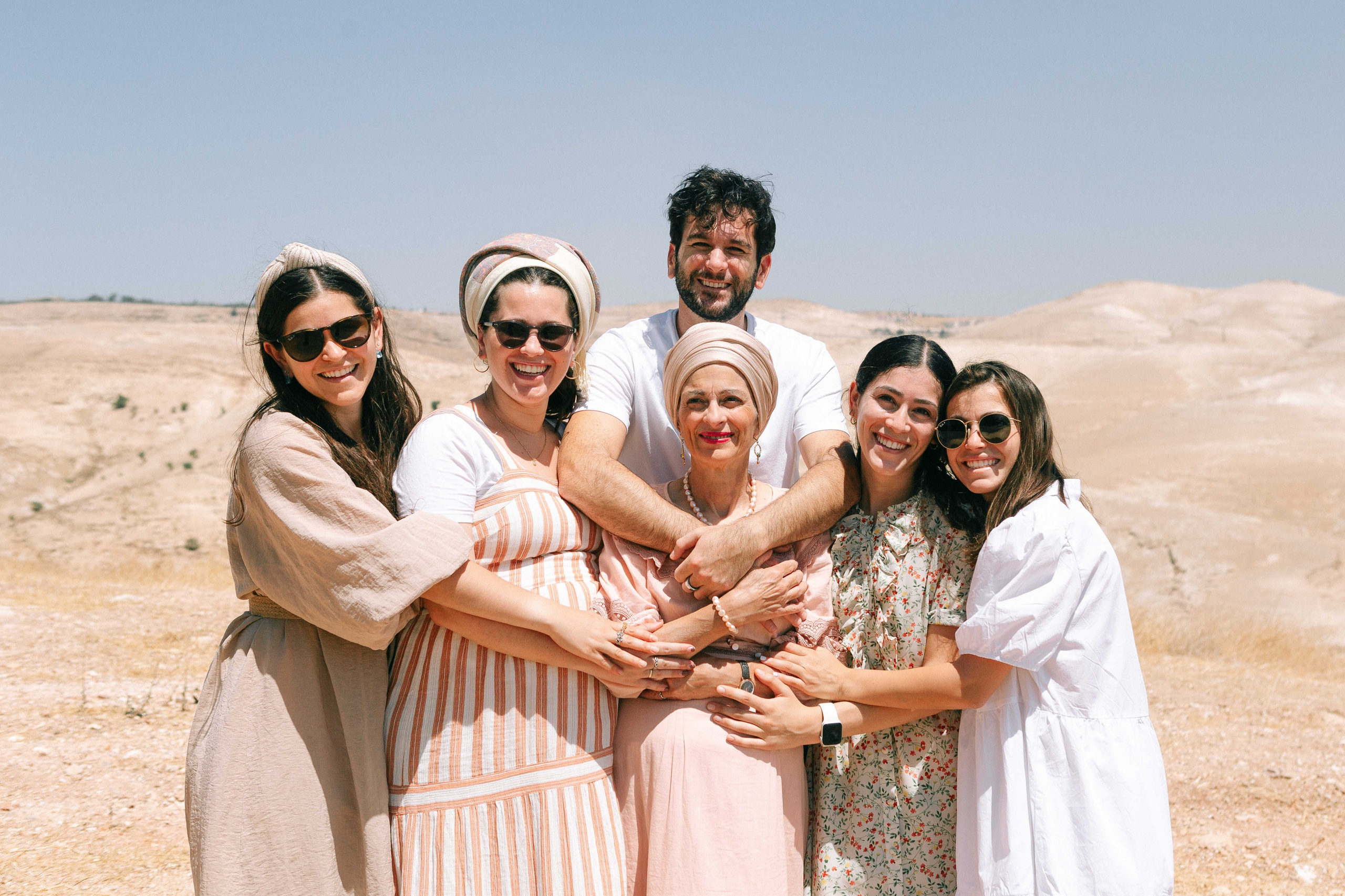 MAALE ADUMIM, HOME PHOTO SESSION + DESERT. Https://shi-photo.com/