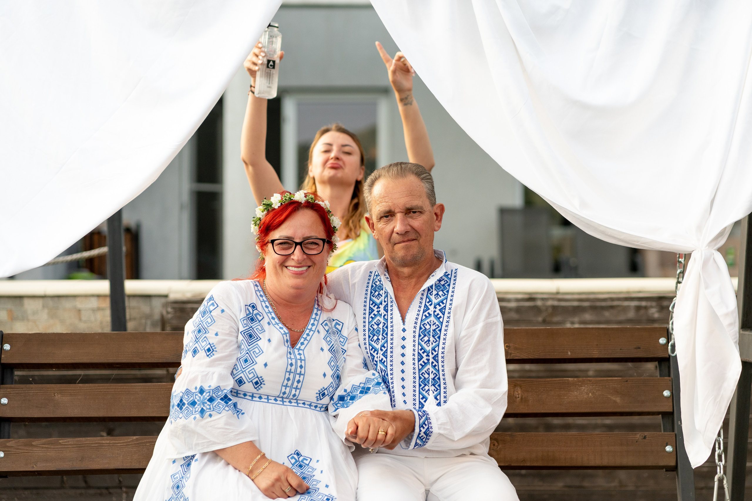 Imortalizează emoția reînnoirii jurămintelor la Nunta de Argint printr-o ședință foto profesională. Momente autentice, povești de iubire. Fotograf de evenimente, portret si lifestyle