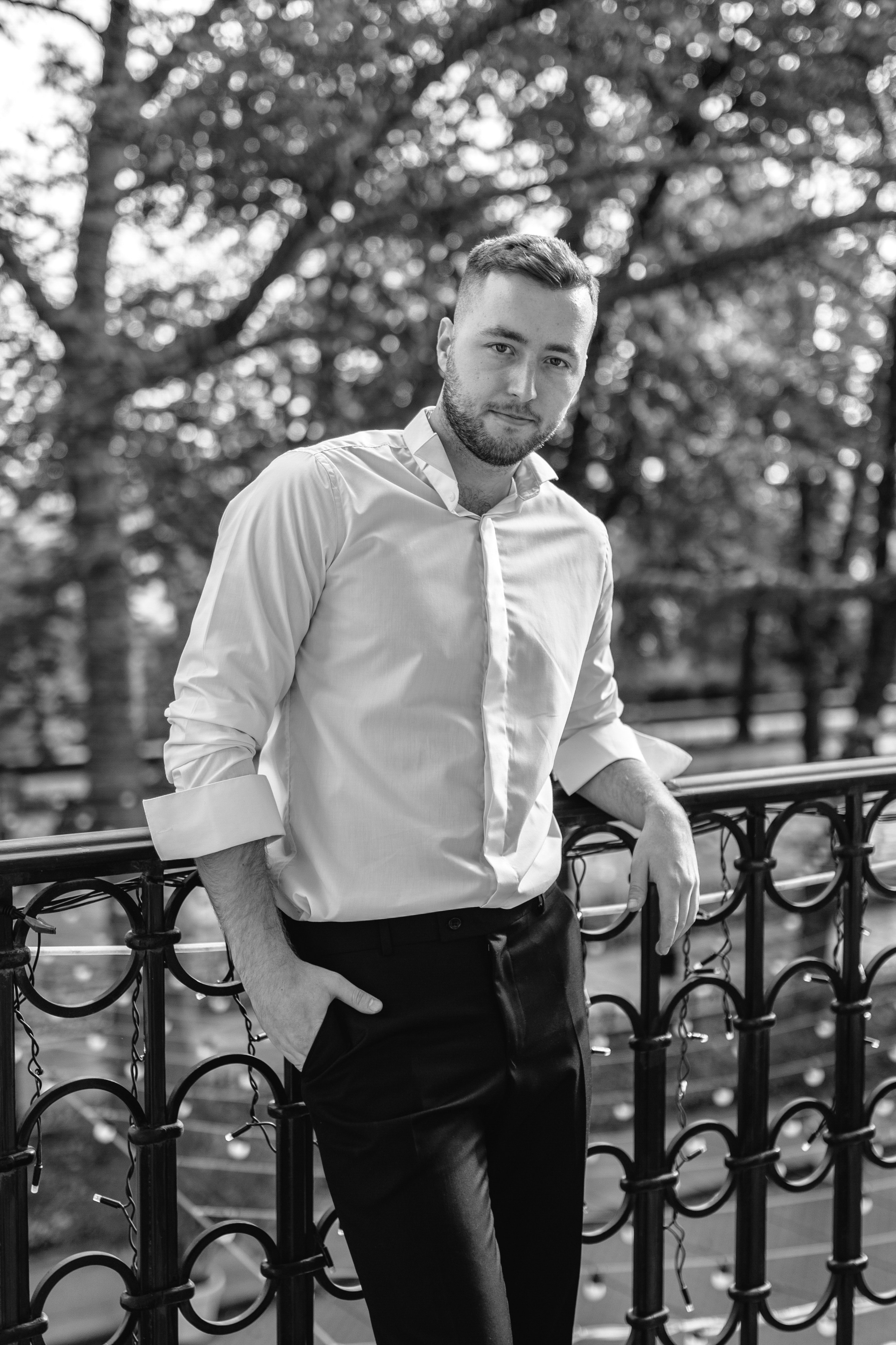 Der Bräutigam. Hochzeits- und Reportagefotograf für München, Regensburg, Deutschland RED LINE Media