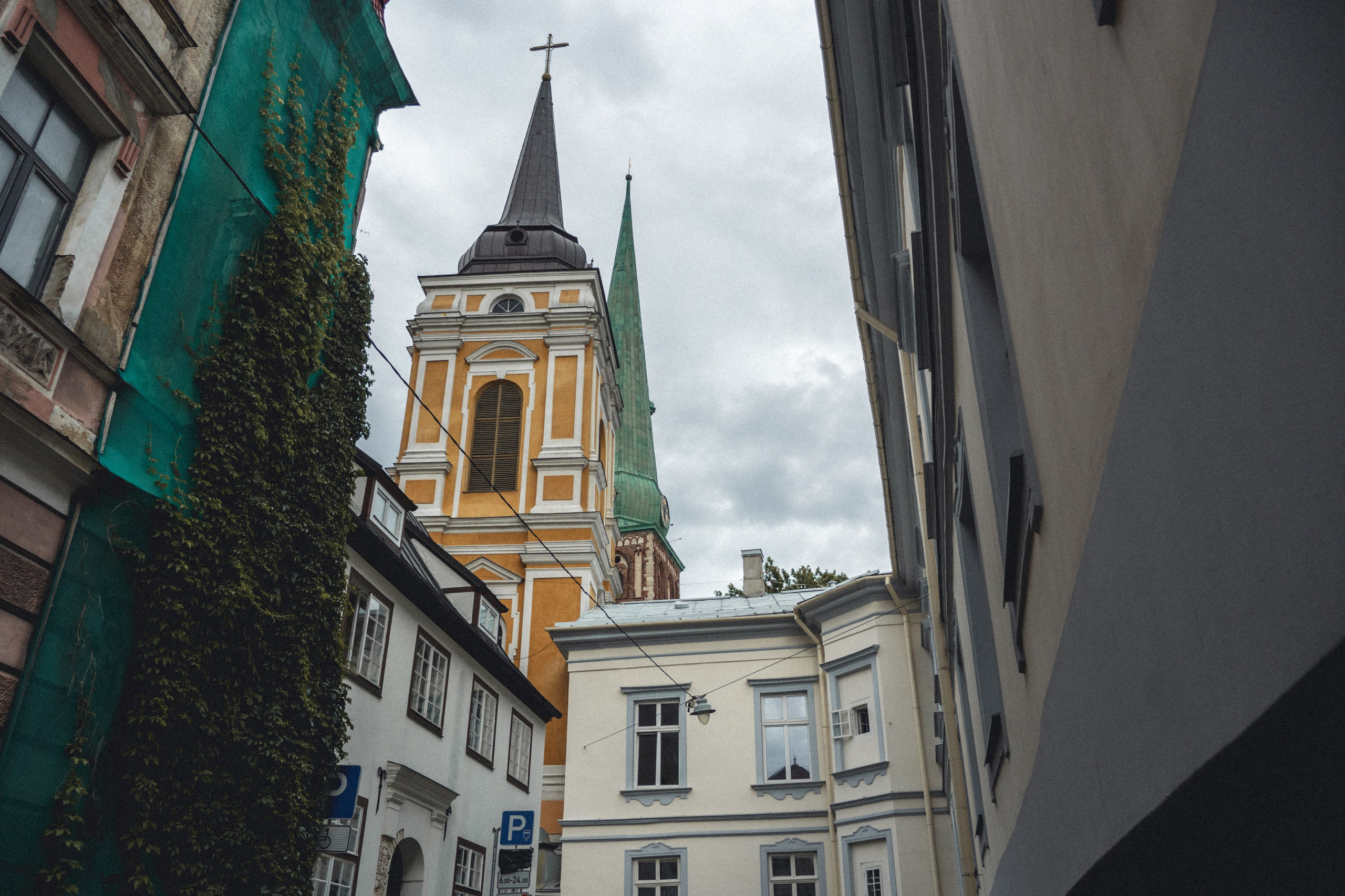 Voyage à Riga. Photographe sur Cote d’Azur. Portraits de familles, couples, enfants, événements