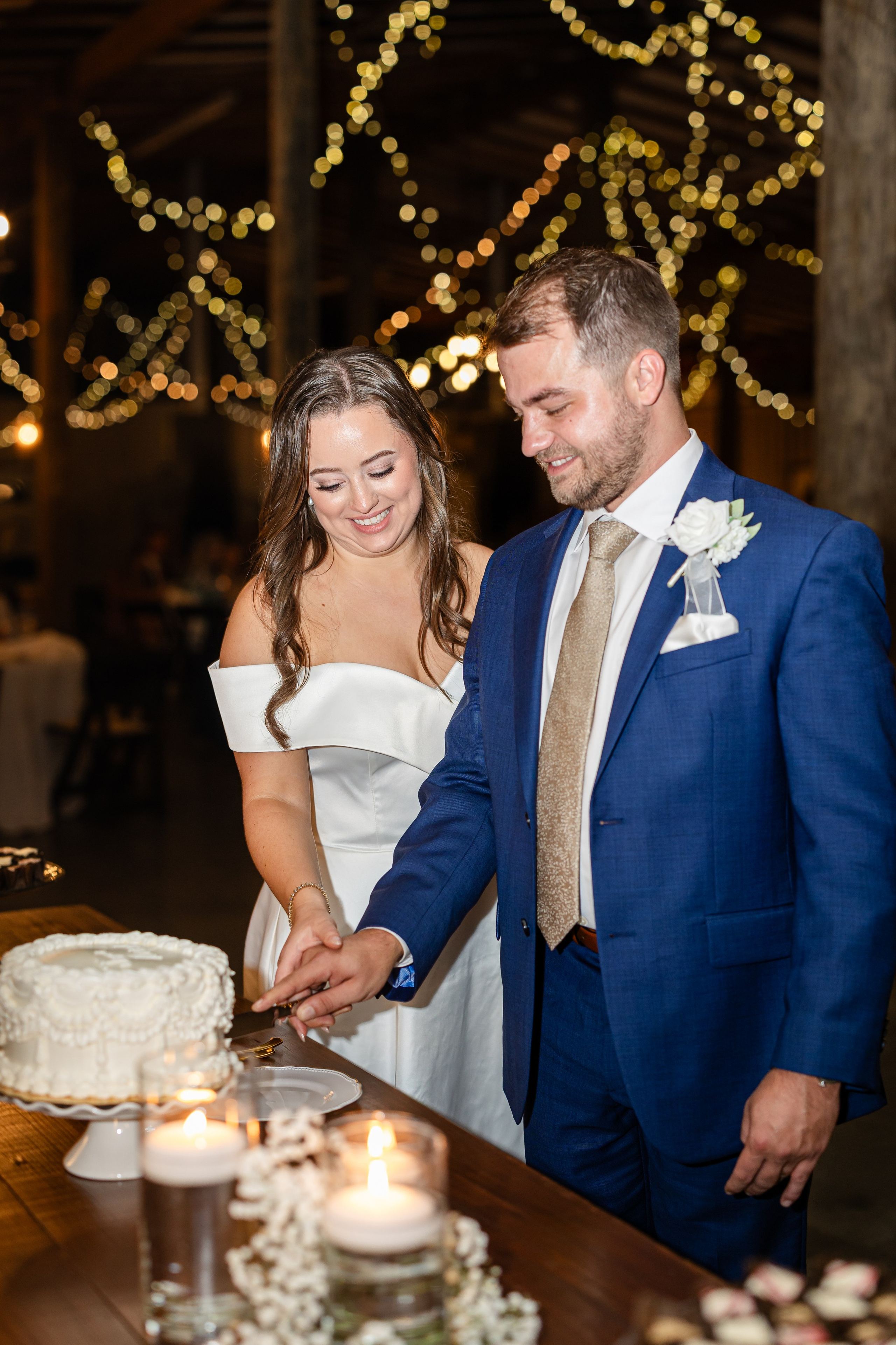Rhodes & Allison’s Timeless Wedding at Greenbrier Farms. Wedding and portrait photography in Greenville SC