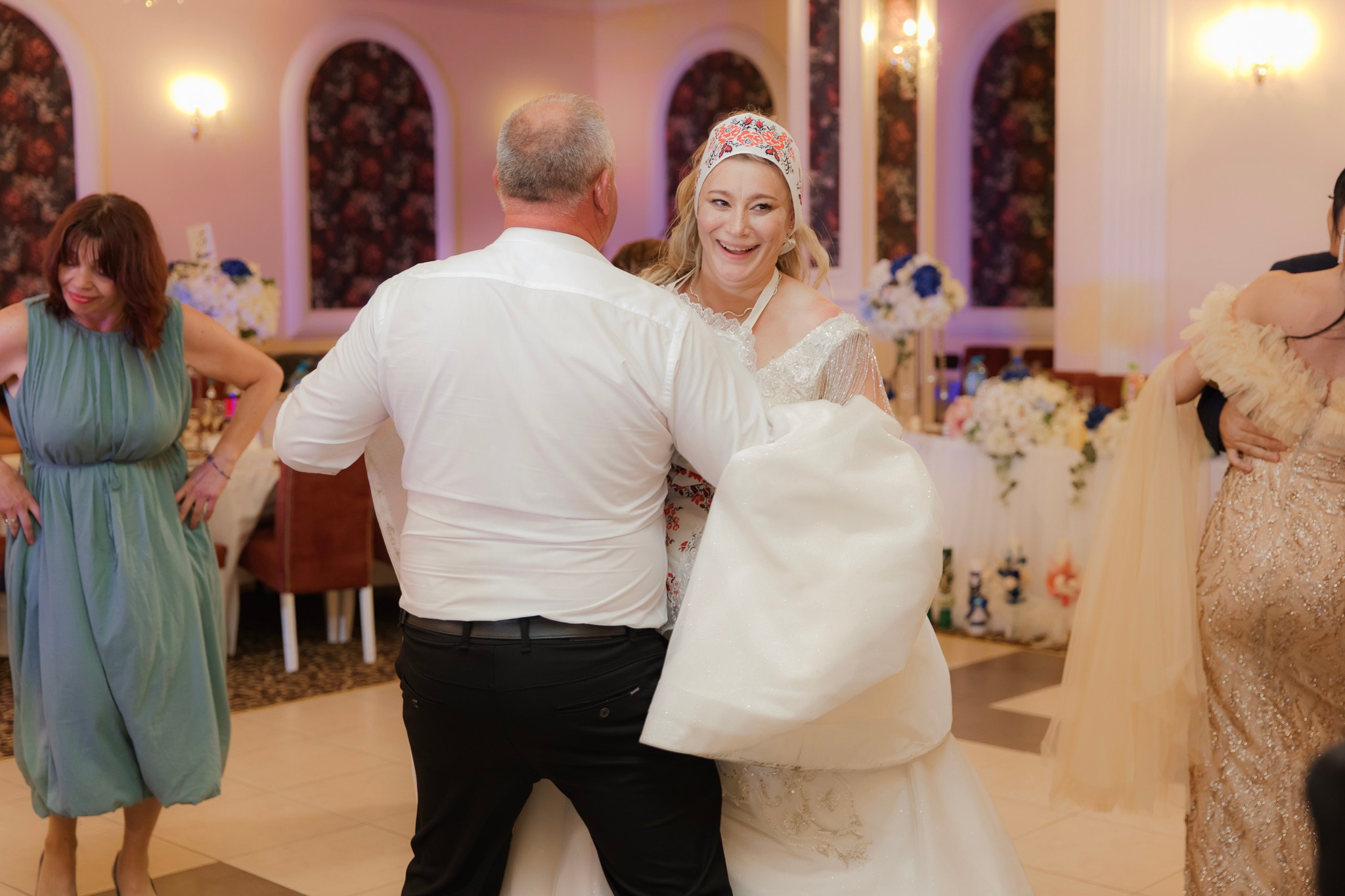 Mihai & Oana. Servicii foto-video profesionale, pentru momente de neuitat