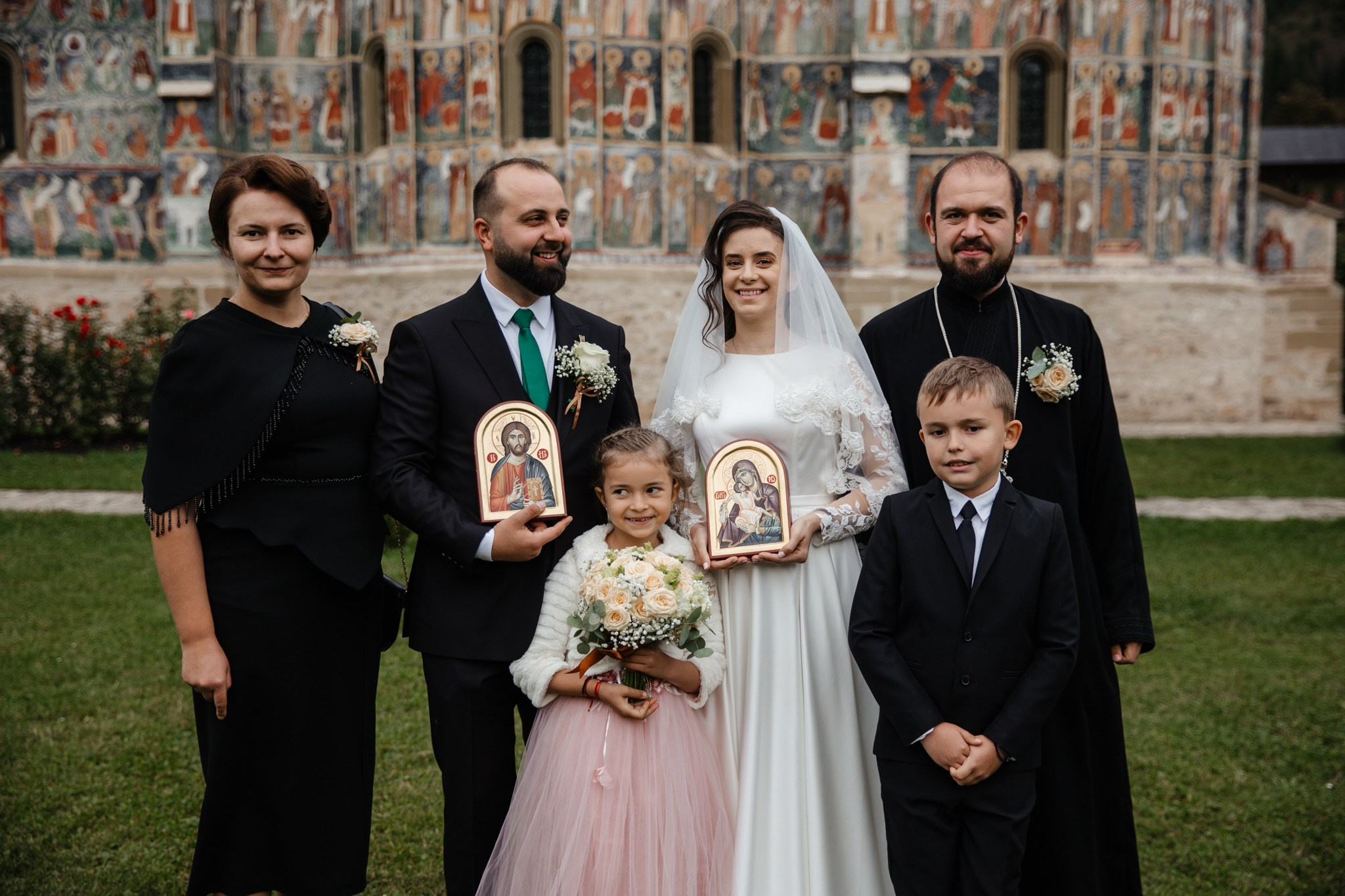 Nunta de Poveste la Sucevița: Cristi și Andreea. Servicii foto-video profesionale, pentru momente de neuitat