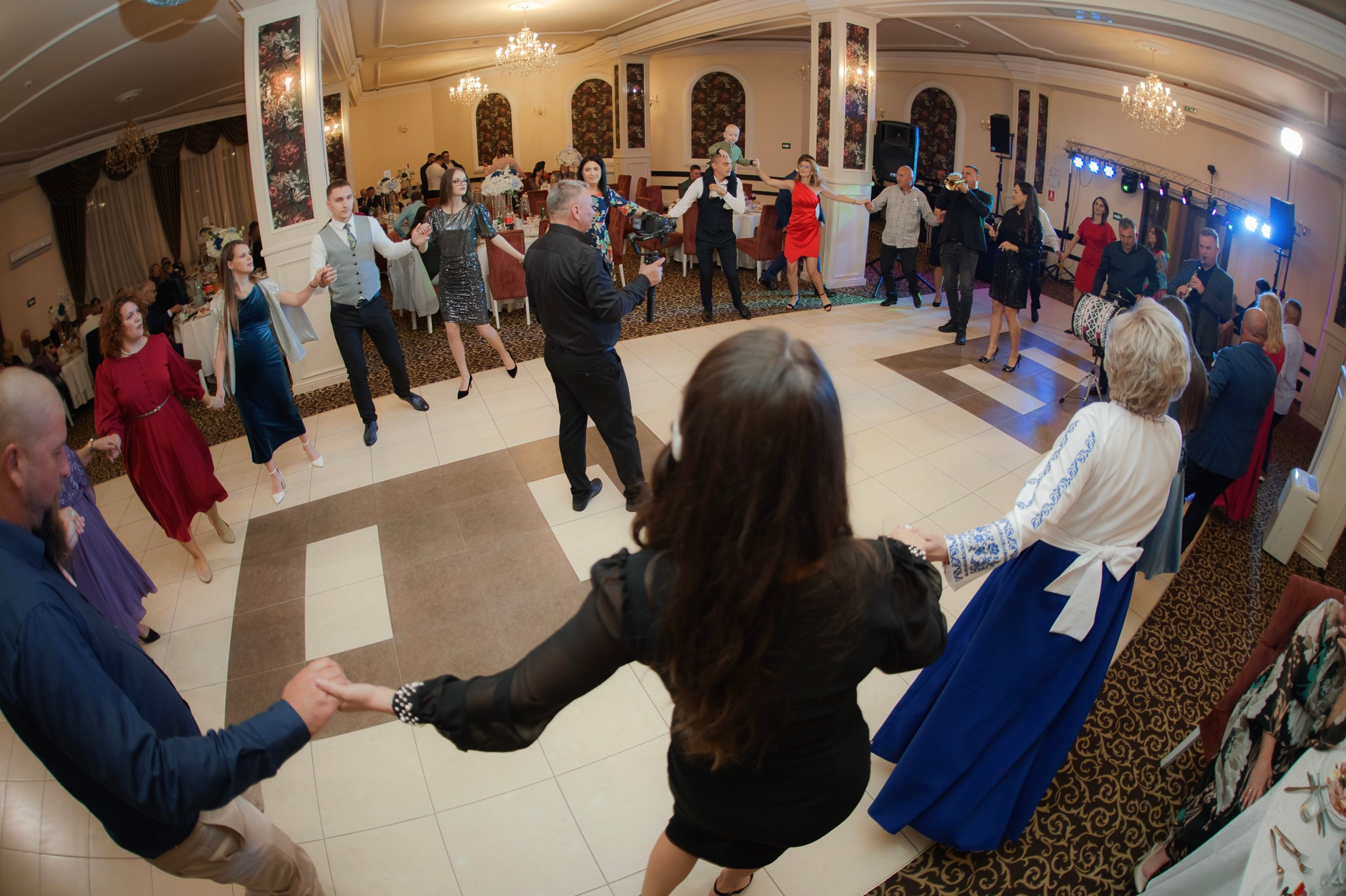 Mihai & Oana. Servicii foto-video profesionale, pentru momente de neuitat