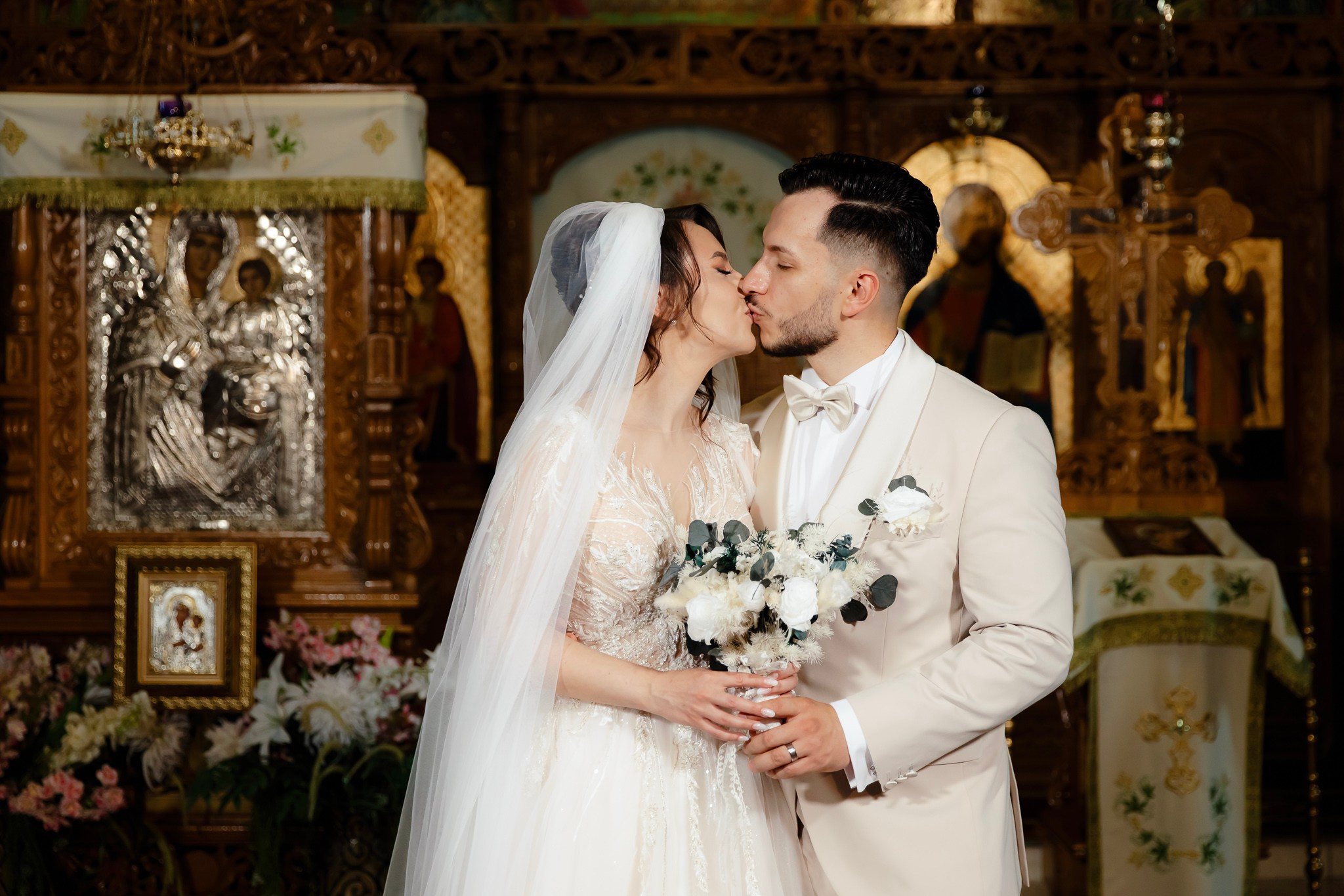 Ioana & Ionuț | Nuntă de poveste la Păstrăvăria Poiana din Mălini județul Suceava. Servicii foto-video profesionale, pentru momente de neuitat