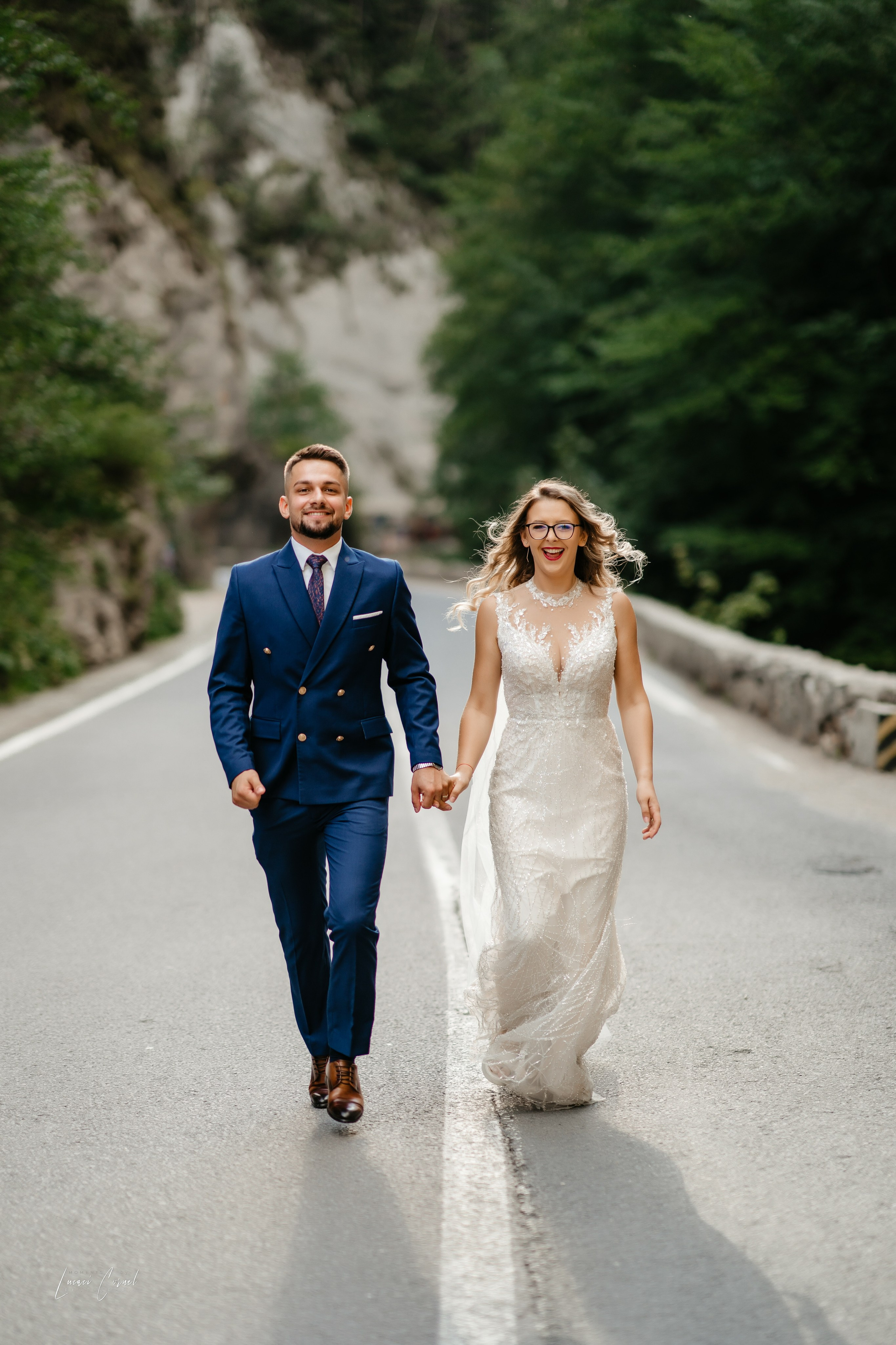 Fotograf de Nuntă Profesional — Fotografie Jurnalistică și Clasică pentru Amintiri de Neuitat. Fotograf de nuntă, corporate, botezuri, majorate și aniversări Roman, Lucaci Cornel