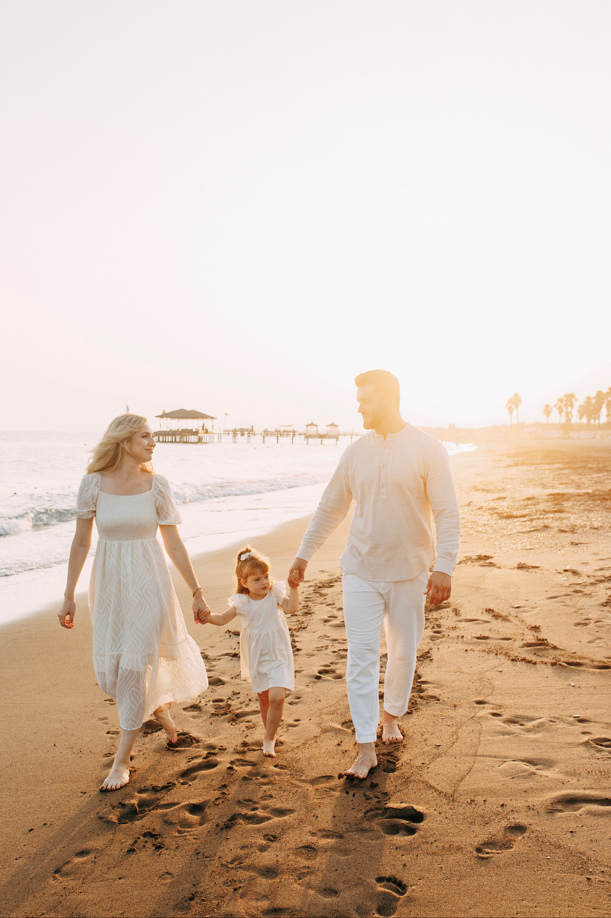 Professional Photographer in Belek Wedding  and Family Photographer in Belek. Family photo session on the beach in Belek. Alsu Develi |. Professional Photographer in Alanya, Side, Belek, Antalya. Turkiye