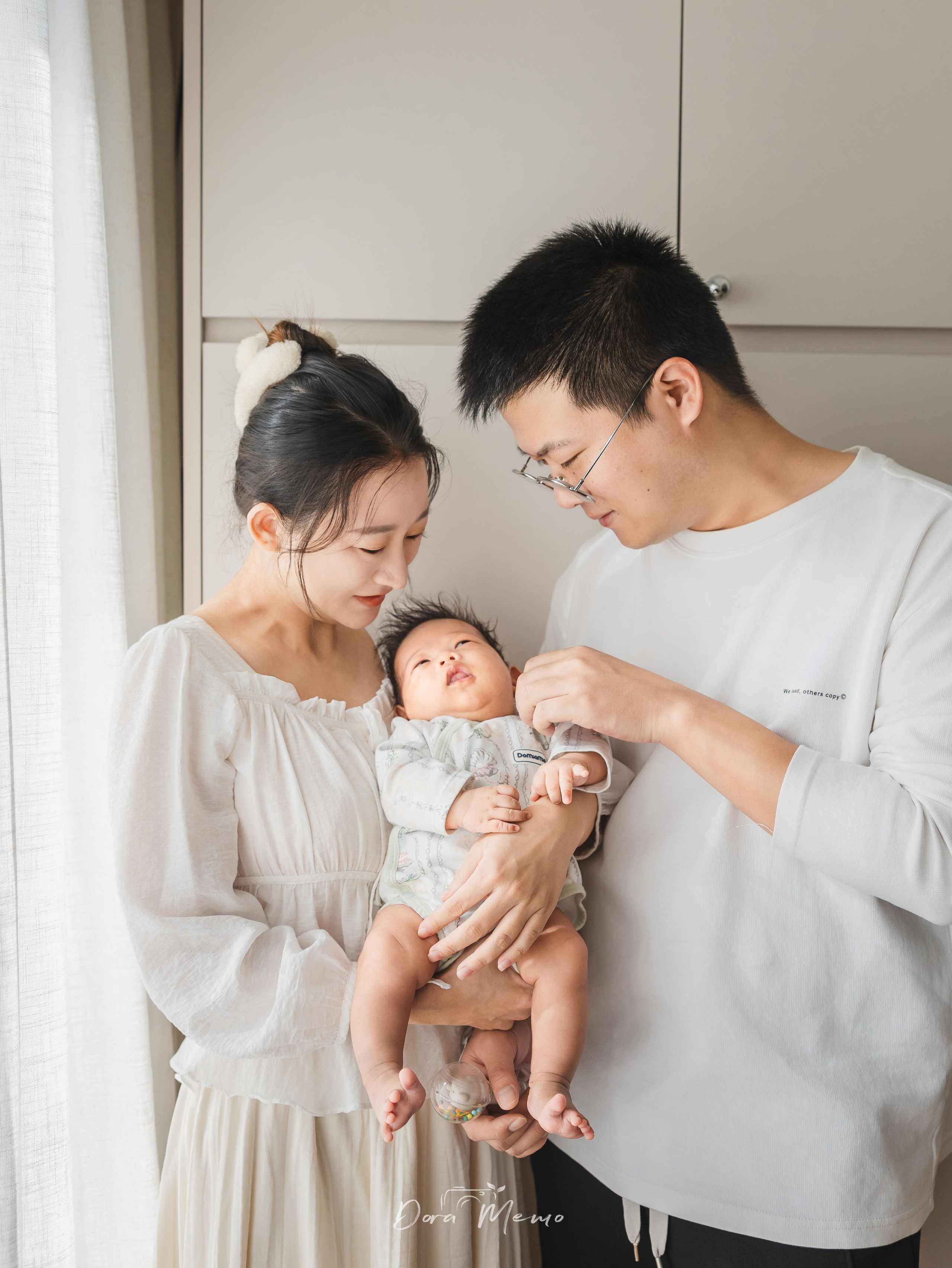 One Month Old, Growing Gently in the Light | Pet-Friendly Family Photography in Shanghai |. Shanghai Family Photographer Dora