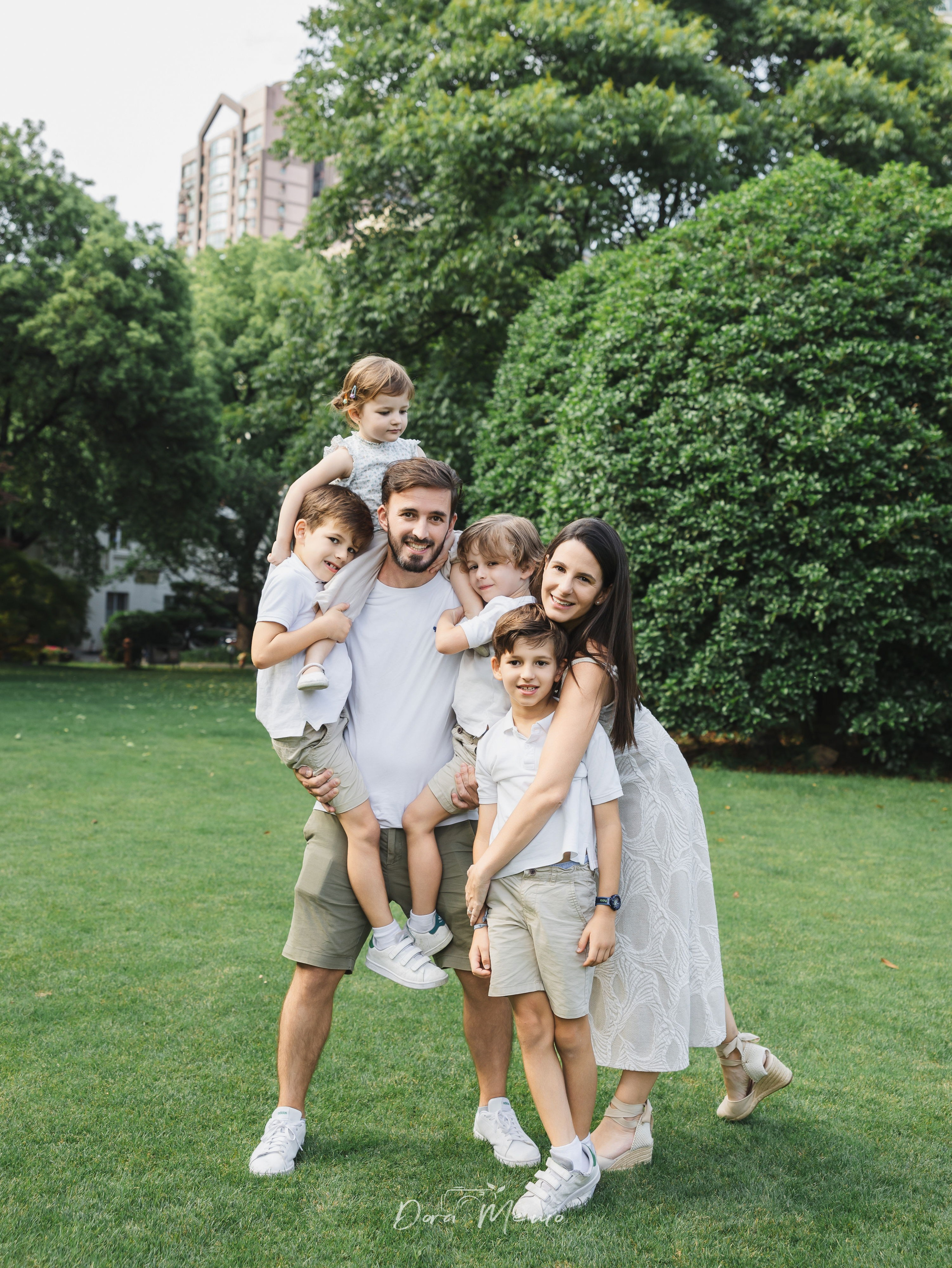A Spanish Family of Six in Shanghai | Shanghai Family Photographer