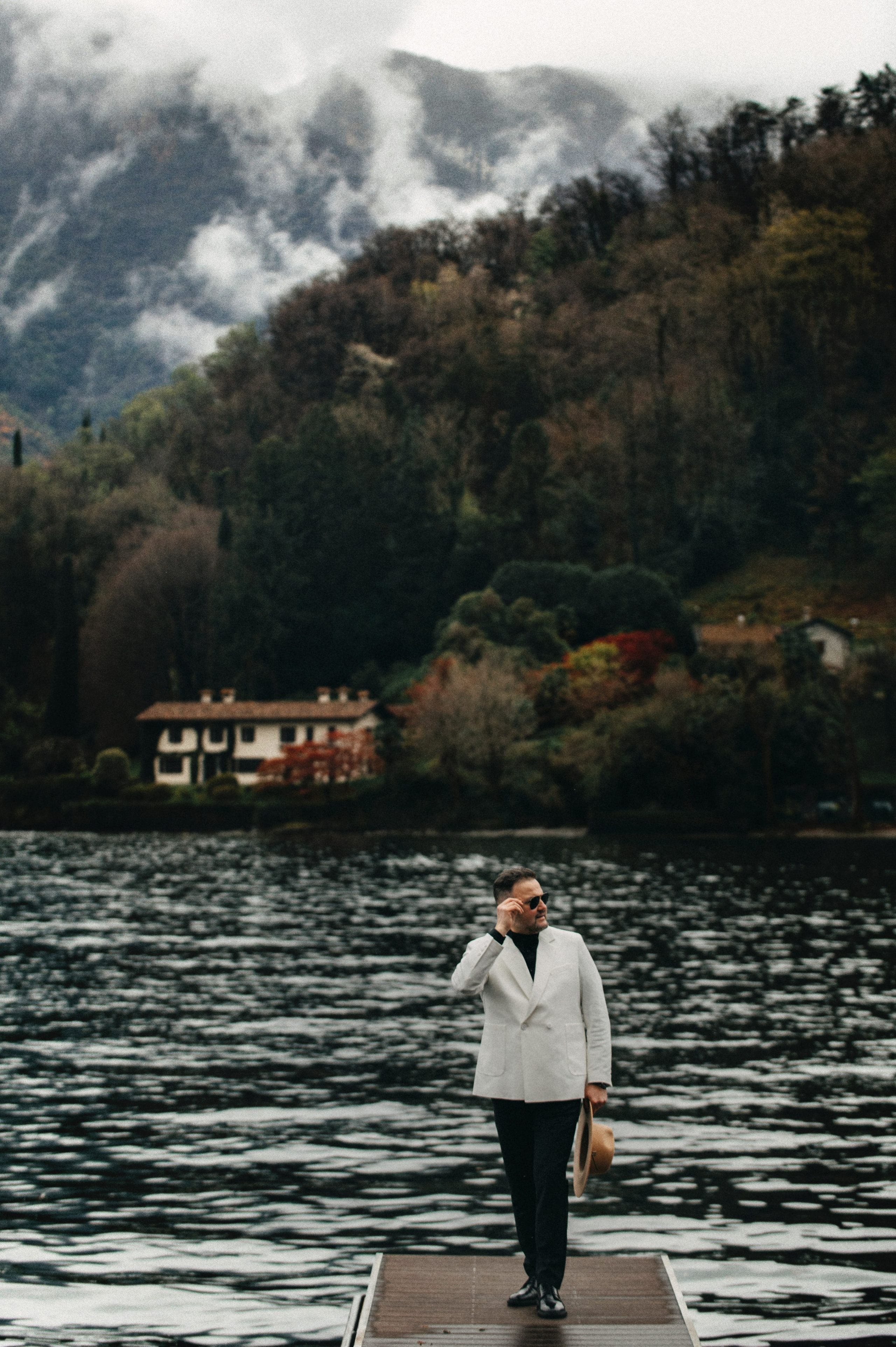 Como Evghenii. Wedding photographer from Moldova Alexey Chipchiu