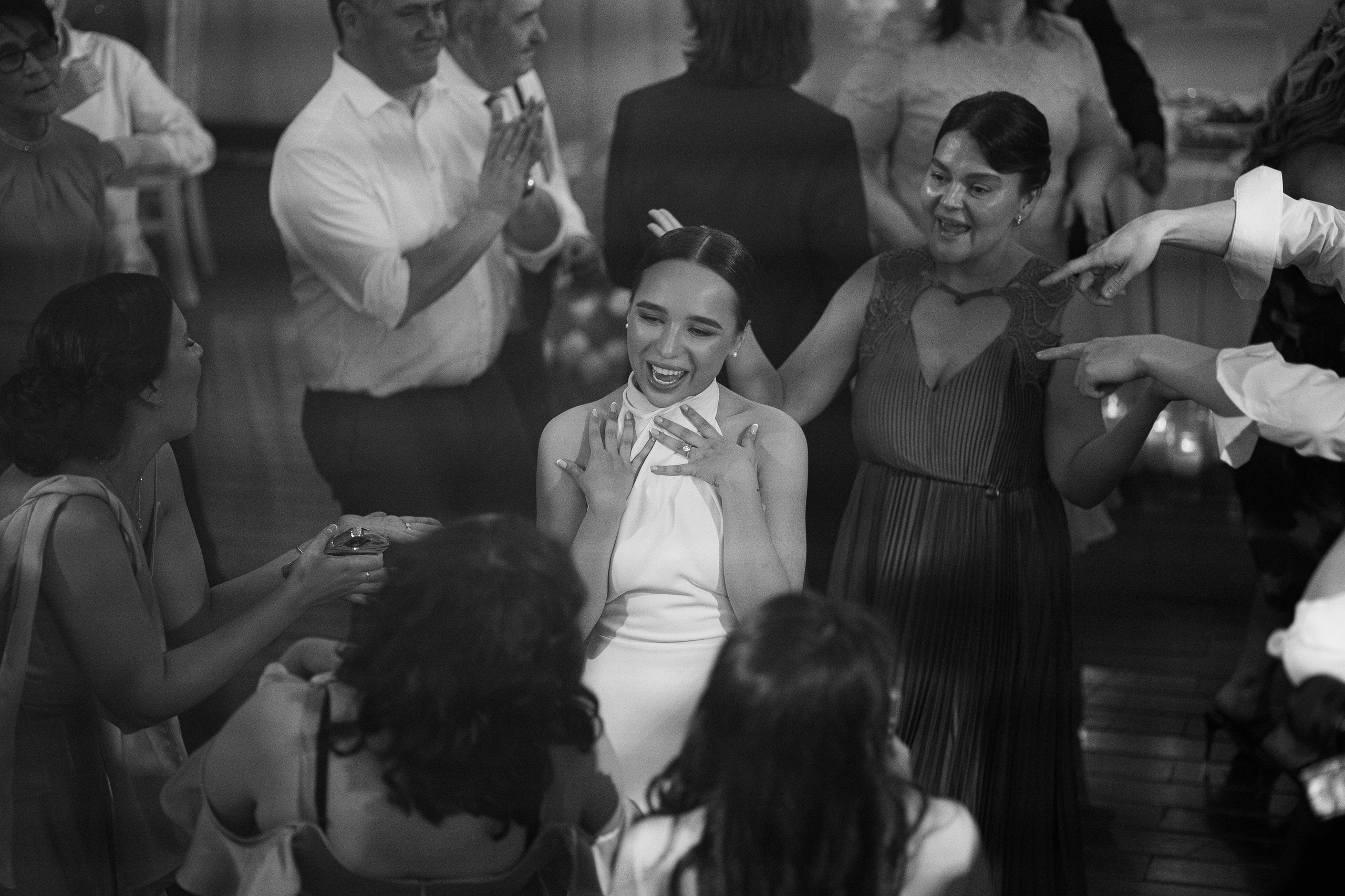 Thomas & Suyumbika. Главная