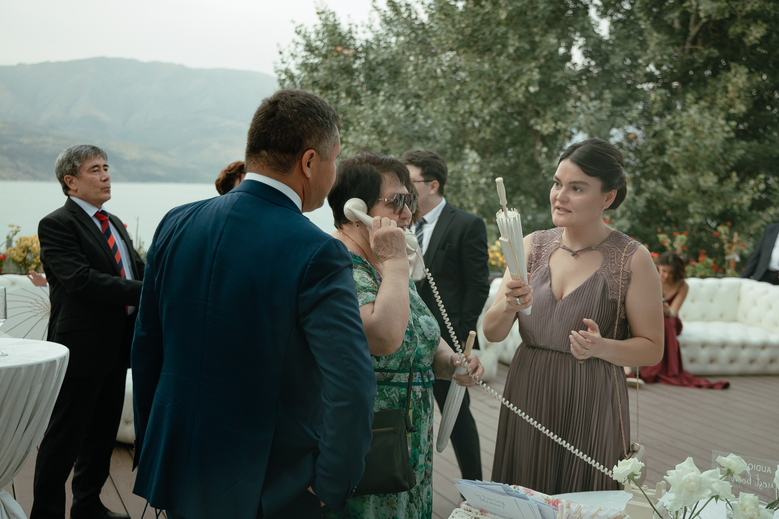 Thomas & Suyumbika. Главная