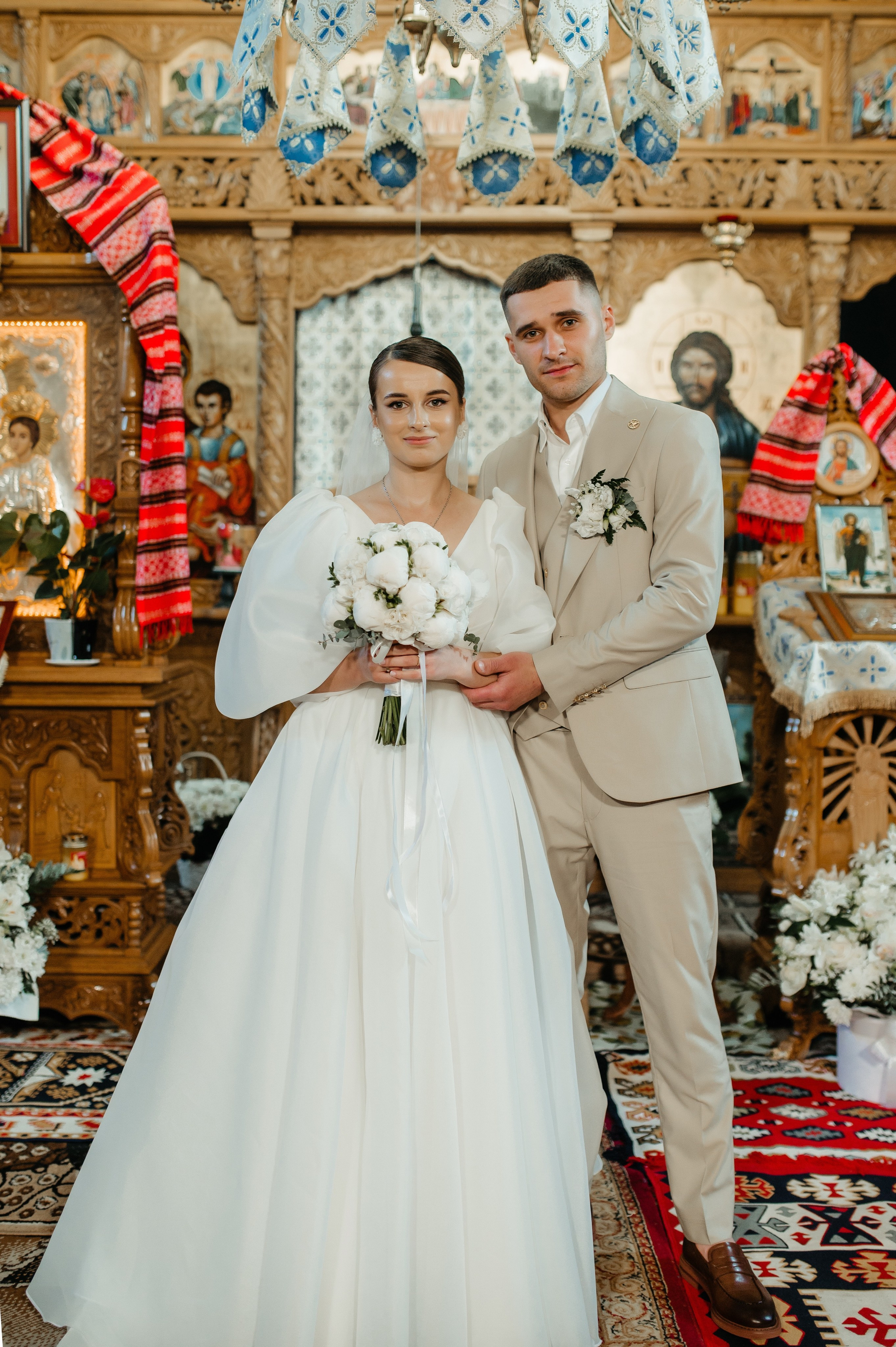 Nunta restransa in luna mai, cu sedinta foto la Conac Polizu. Proud Vision Weddings | Wedding Photography & Film — Servicii profesionale Foto Video Nunta Iasi