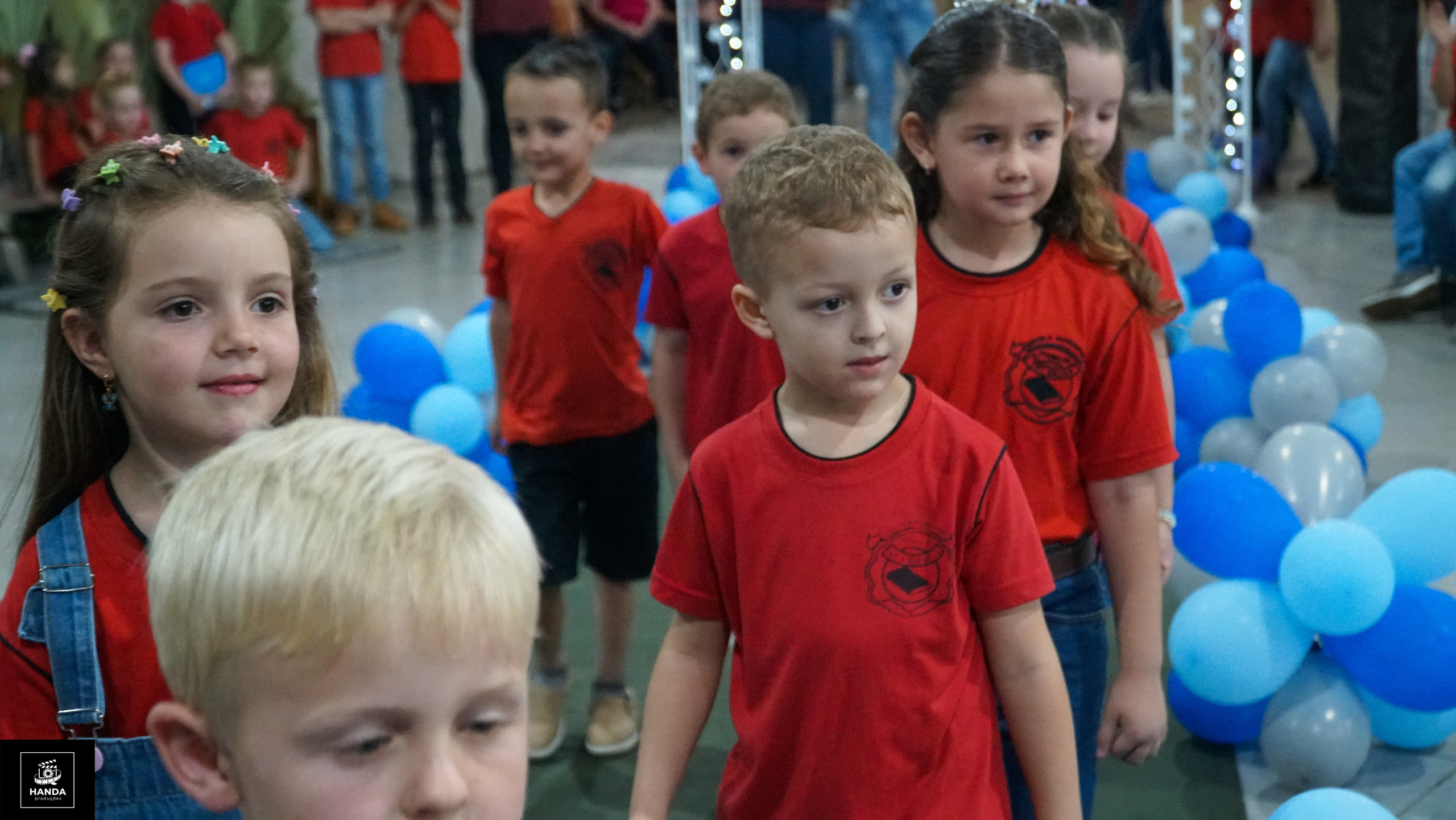Noite autógrafos colégio Aurélio Buarque de Holanda. Handa Produções