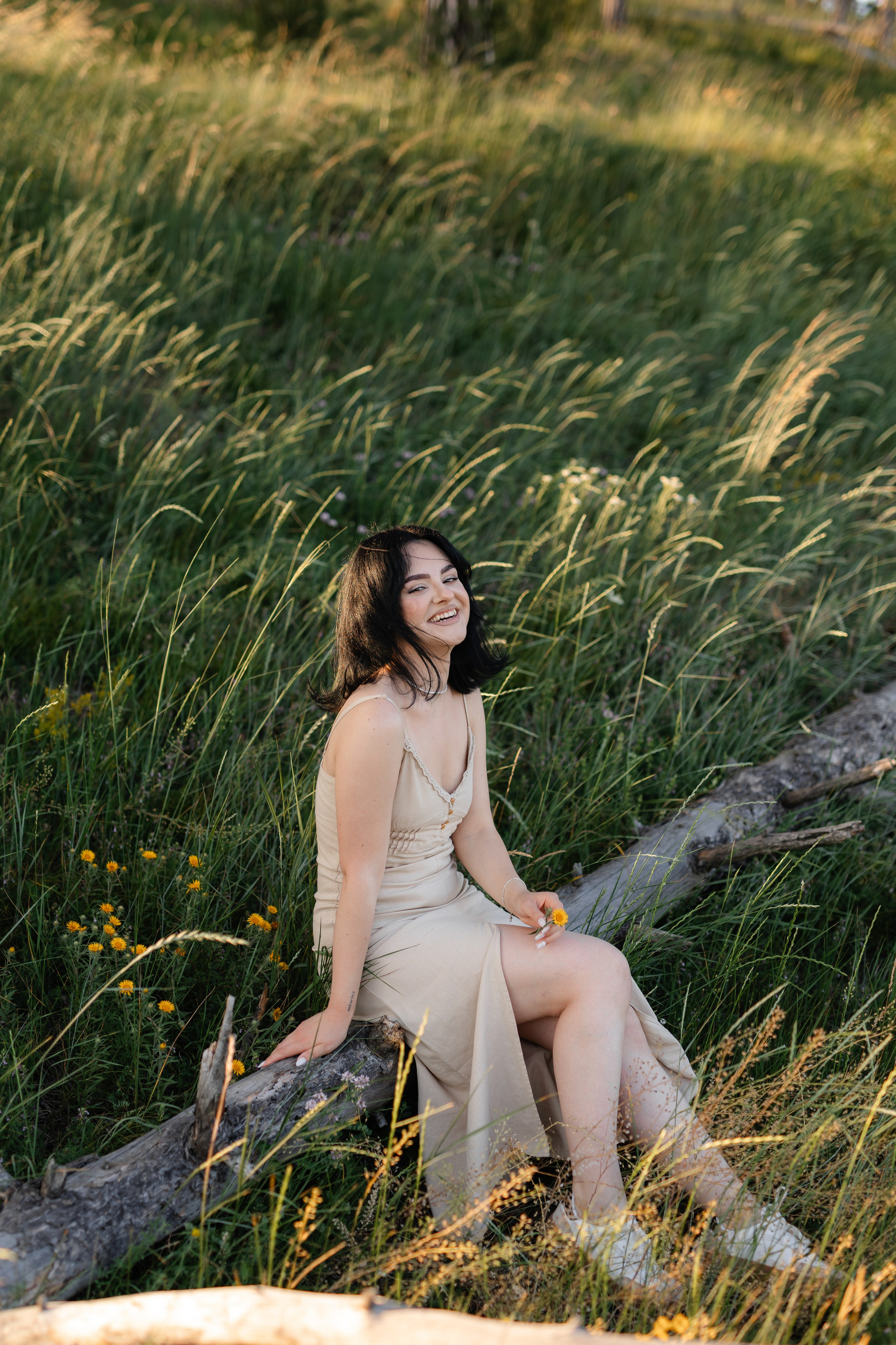 Laura — Portrait. Main