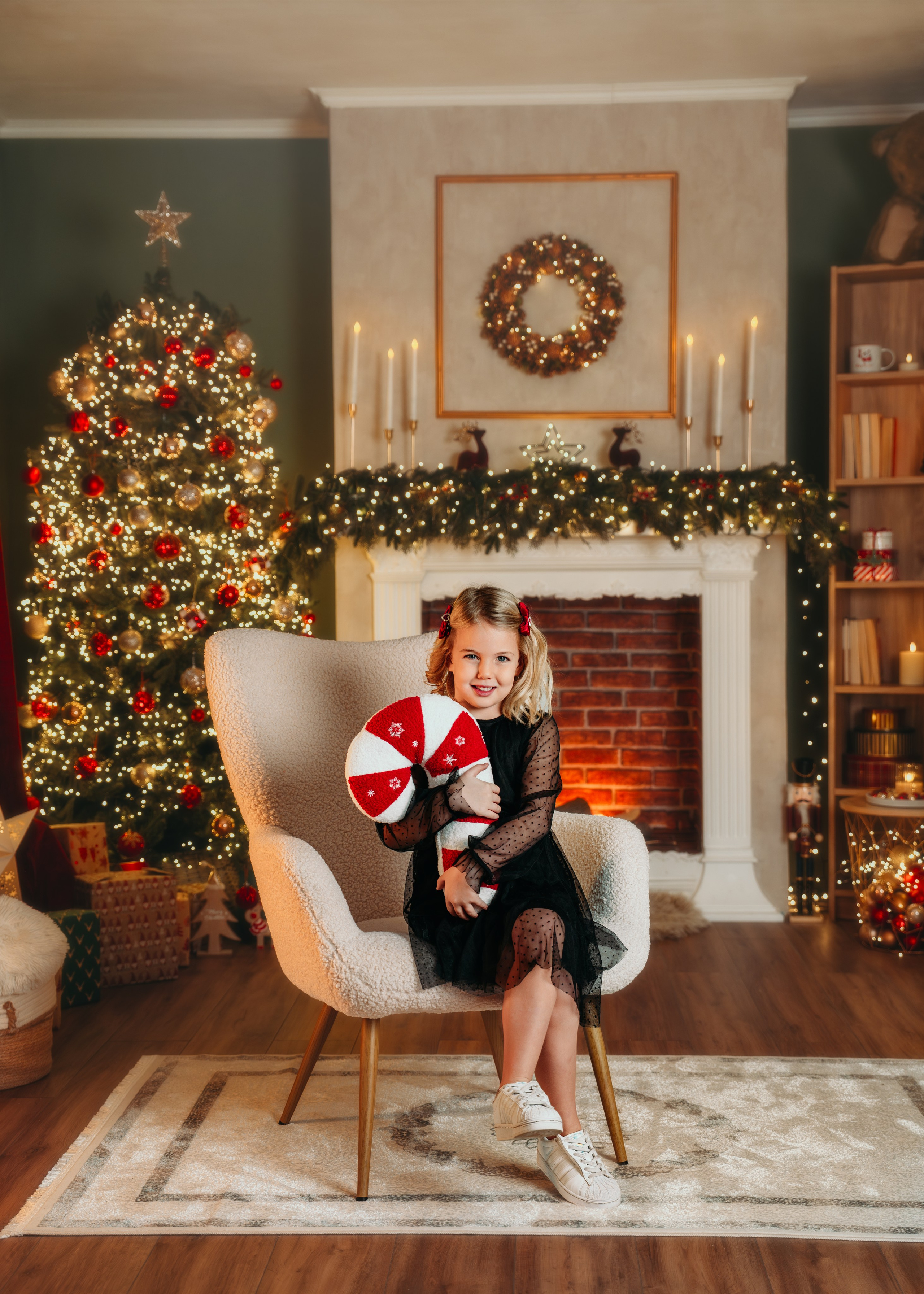 Porodične fotografije na božićnom setu u Zemunu, profesionalni praznični portreti.