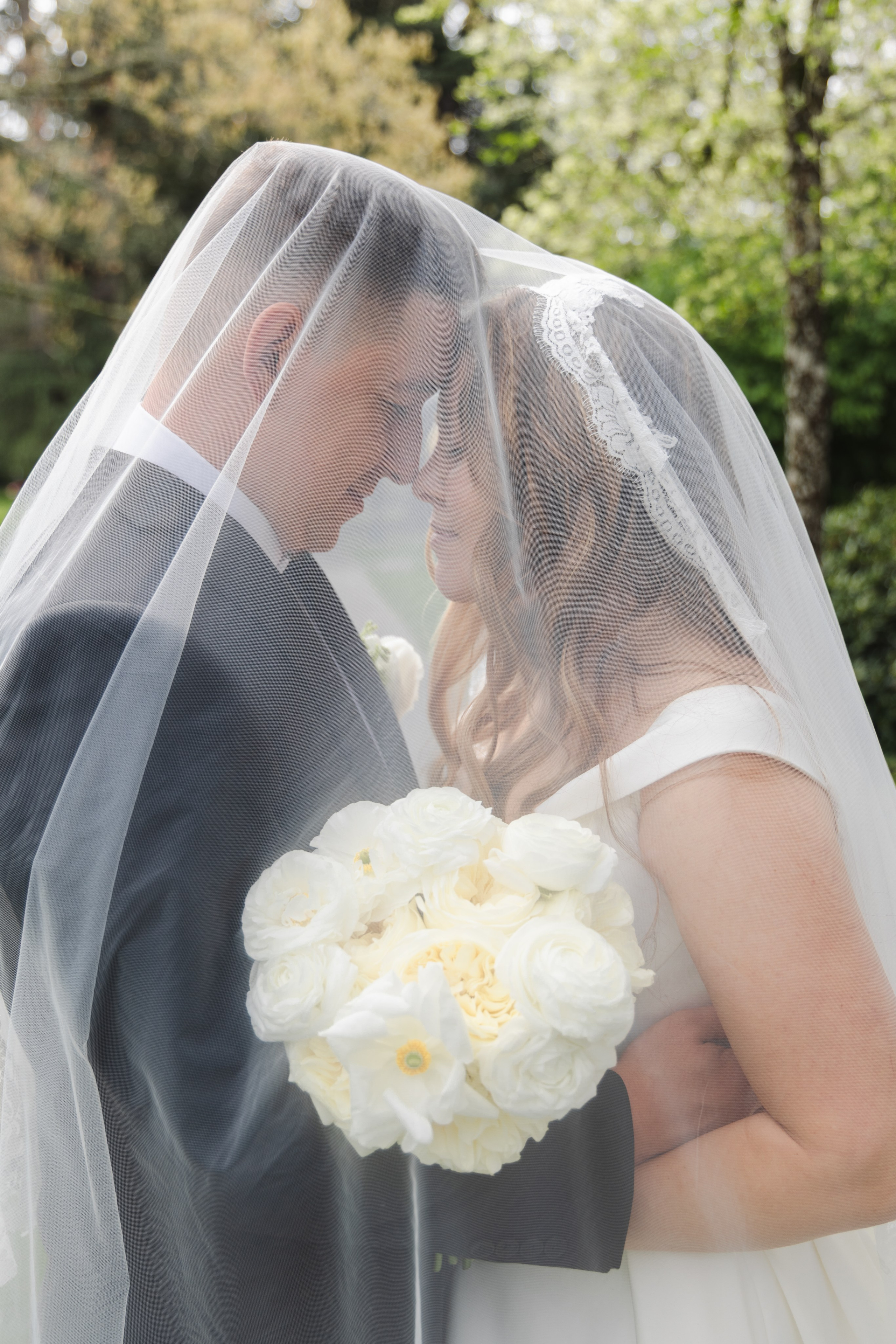 Wedding photography. Eikanmedia | Photographer and videographer capturing weddings, families, engagements, pregnancy & newborns | Vancouver, WA | USA
