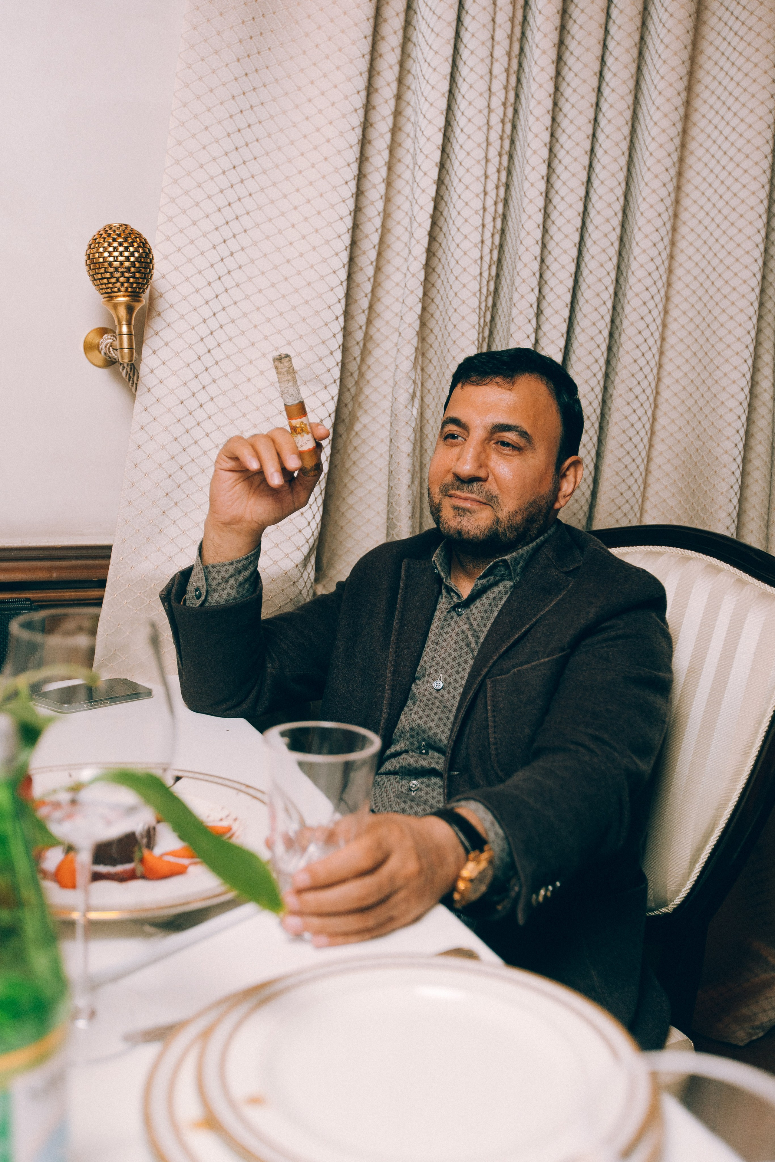 CIGAR CLUB. Wedding&Event photographer Ismail Rzayev in Baku