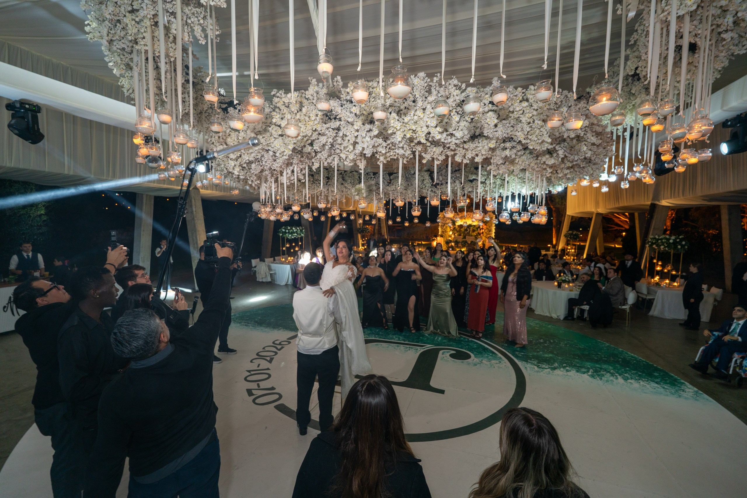 Daniel & Jannet. Elopement & Lifestyle Wedding Photographer