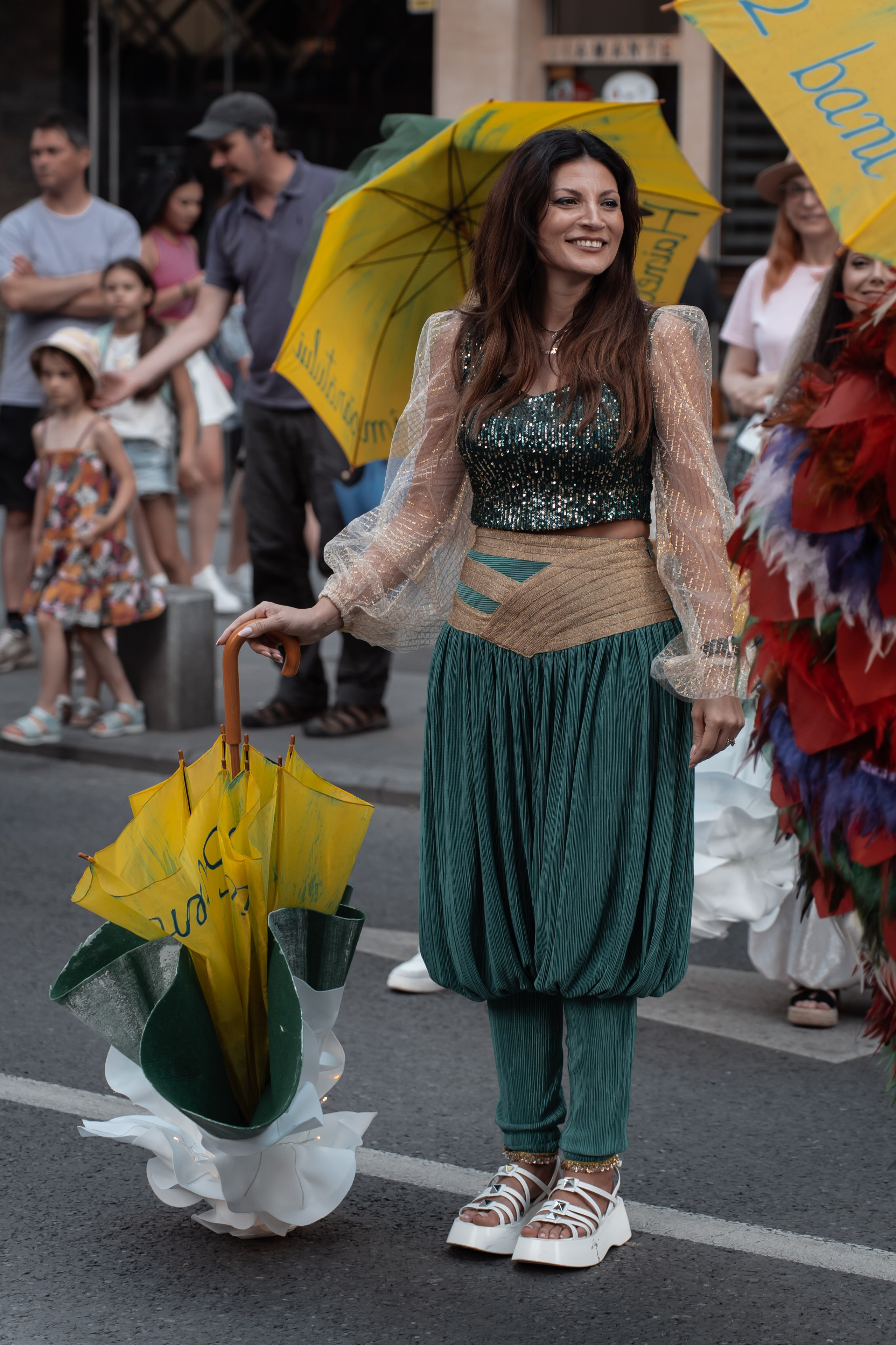 Parada Costumelor Teatru- Calea Victoriei 2024. Bycristinaciobanu