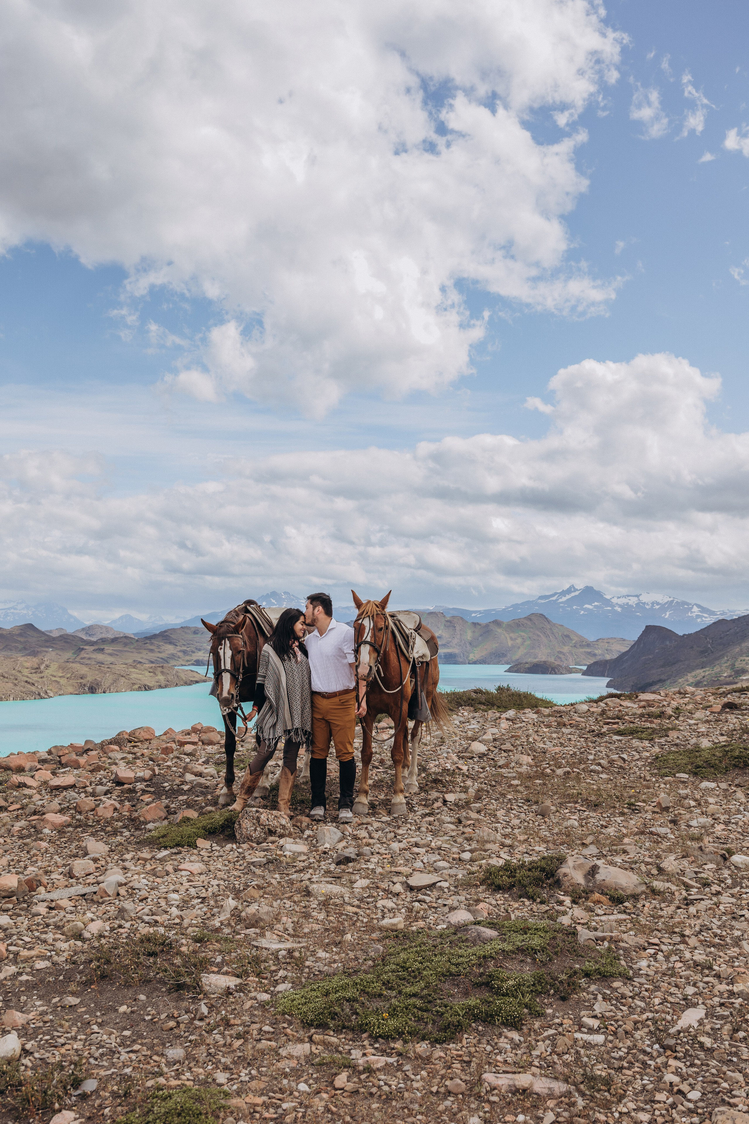 T+C. Elopement in Patagonia. Fotógrafa familiar Santiago y Chile Anna Almazova