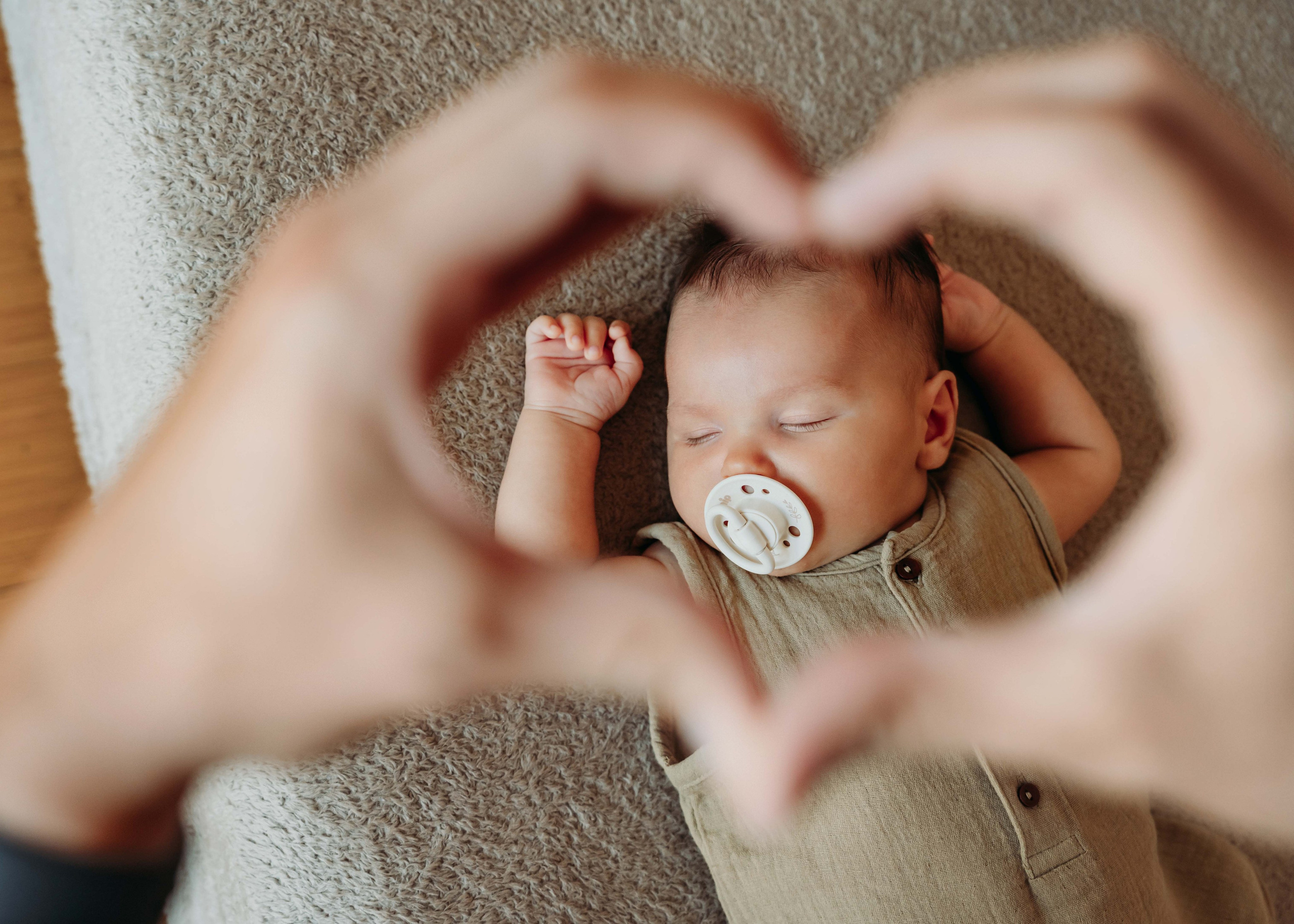 FOTOGRAFISANJE BEBA. DEČIJI FOTOGRAF BEOGRAD|NOVOGODISNJE FOTOGRAFISANJE|CAKE SMASH
