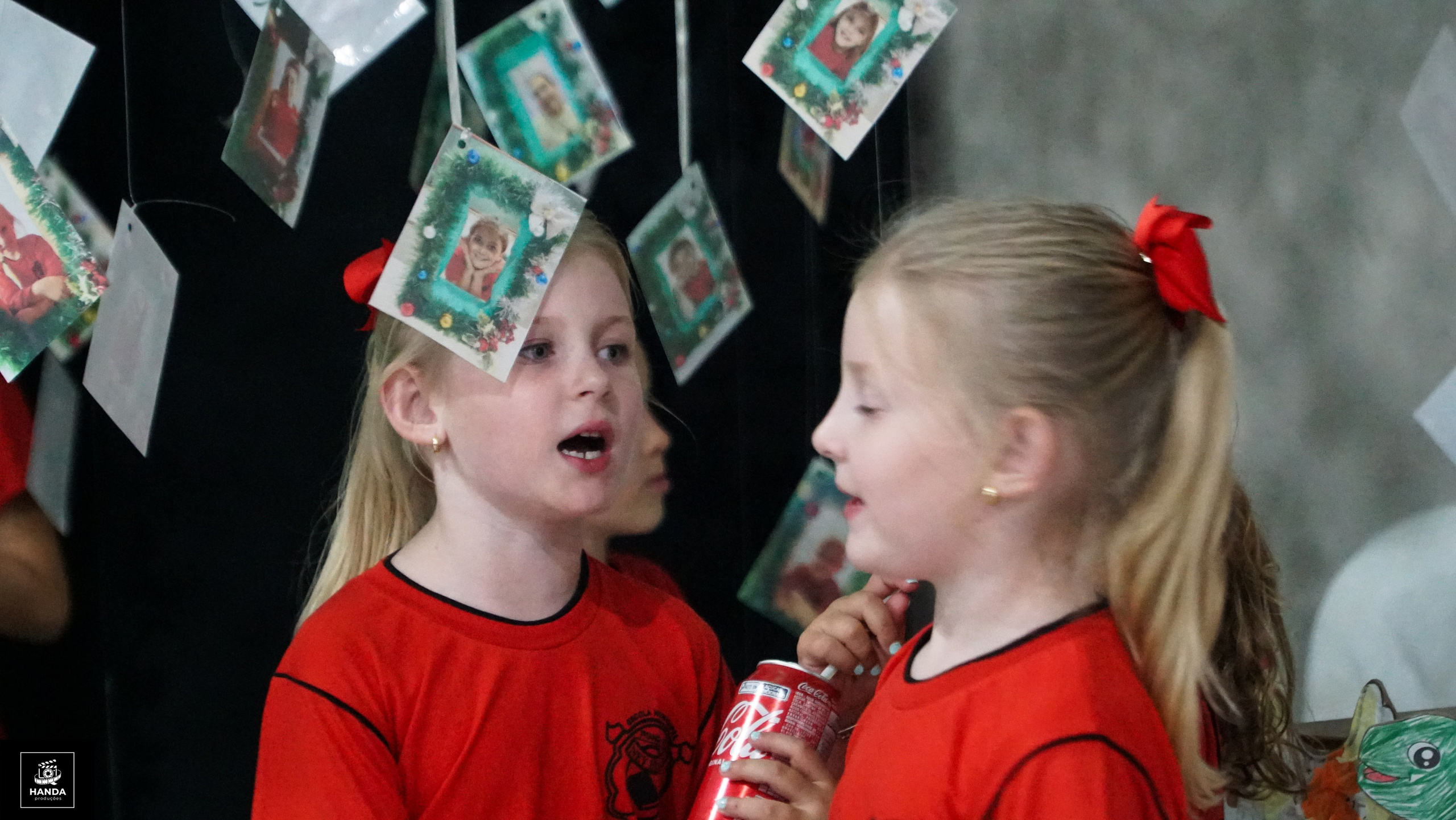 Noite autógrafos colégio Aurélio Buarque de Holanda. Handa Produções