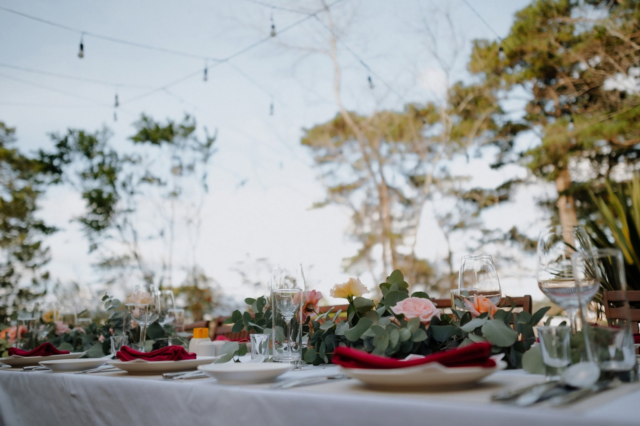 𝐃𝐄𝐍𝐍𝐈𝐒 ⓐⓝⓓ 𝐓𝐈𝐍𝐘/Destination Wedding. Nhiếp ảnh gia đám cưới hàng đầu tại Thành Phố Hồ Chí Minh