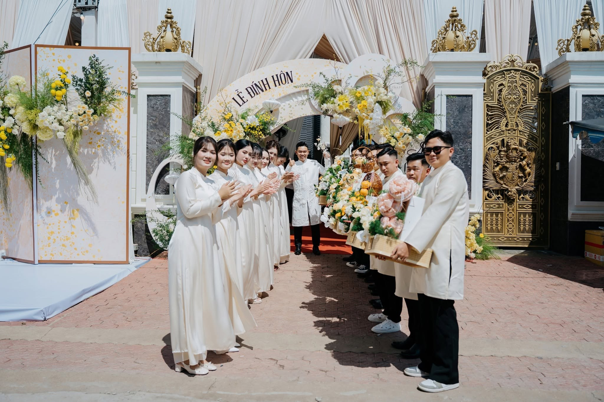 Engagement / LOAN & KHANG. Saigon Wedding Present | Art Beyond Moments