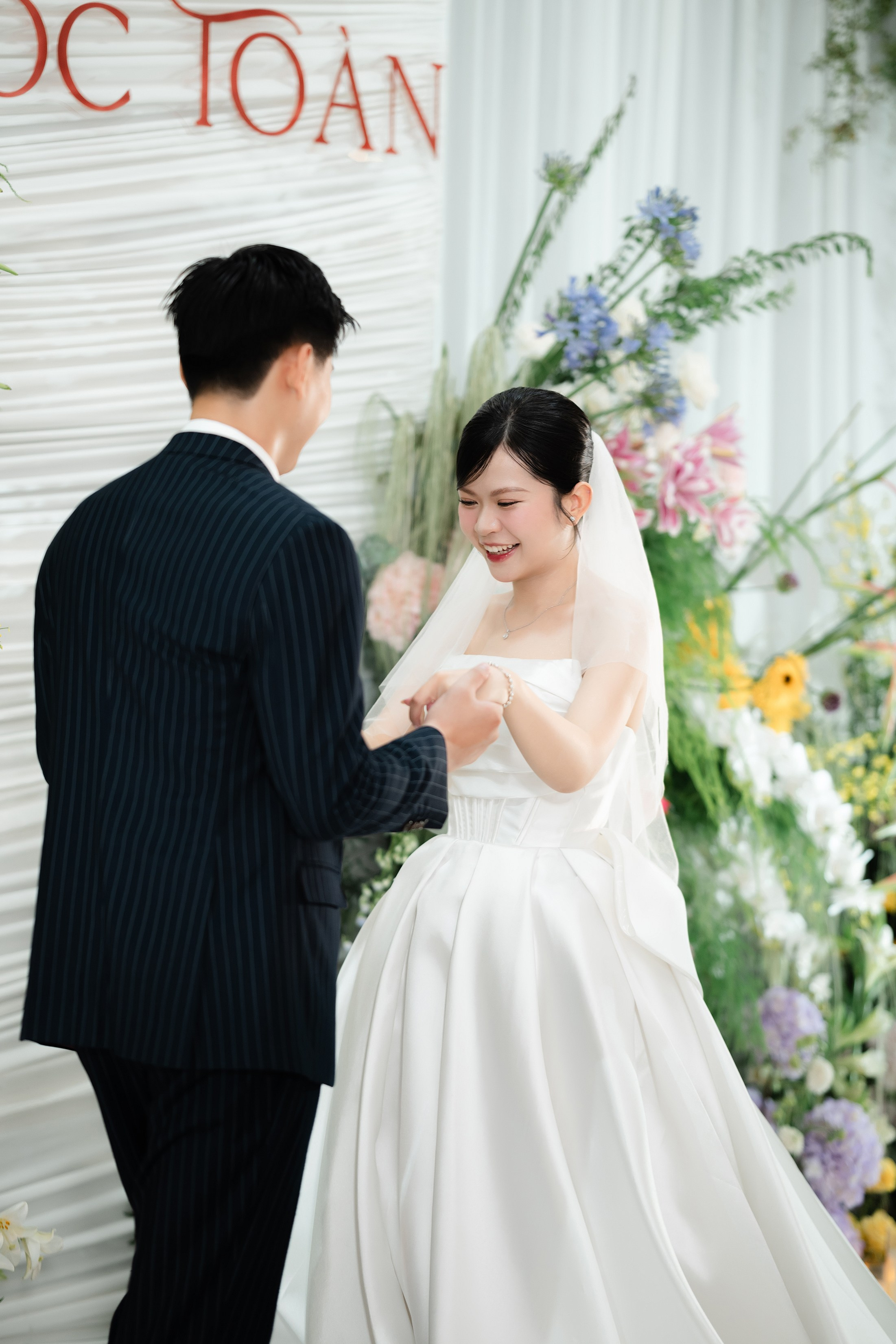 TOAN & VY / Wedding Journalism. Saigon Wedding Present | Art Beyond Moments