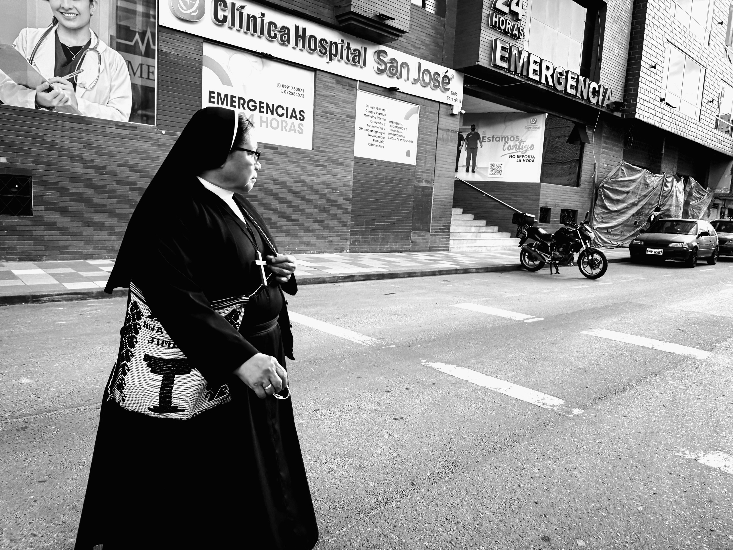 Black and White Street Photography | Jordy Chuquimarca. Jordy Chuquimarca Fotografía