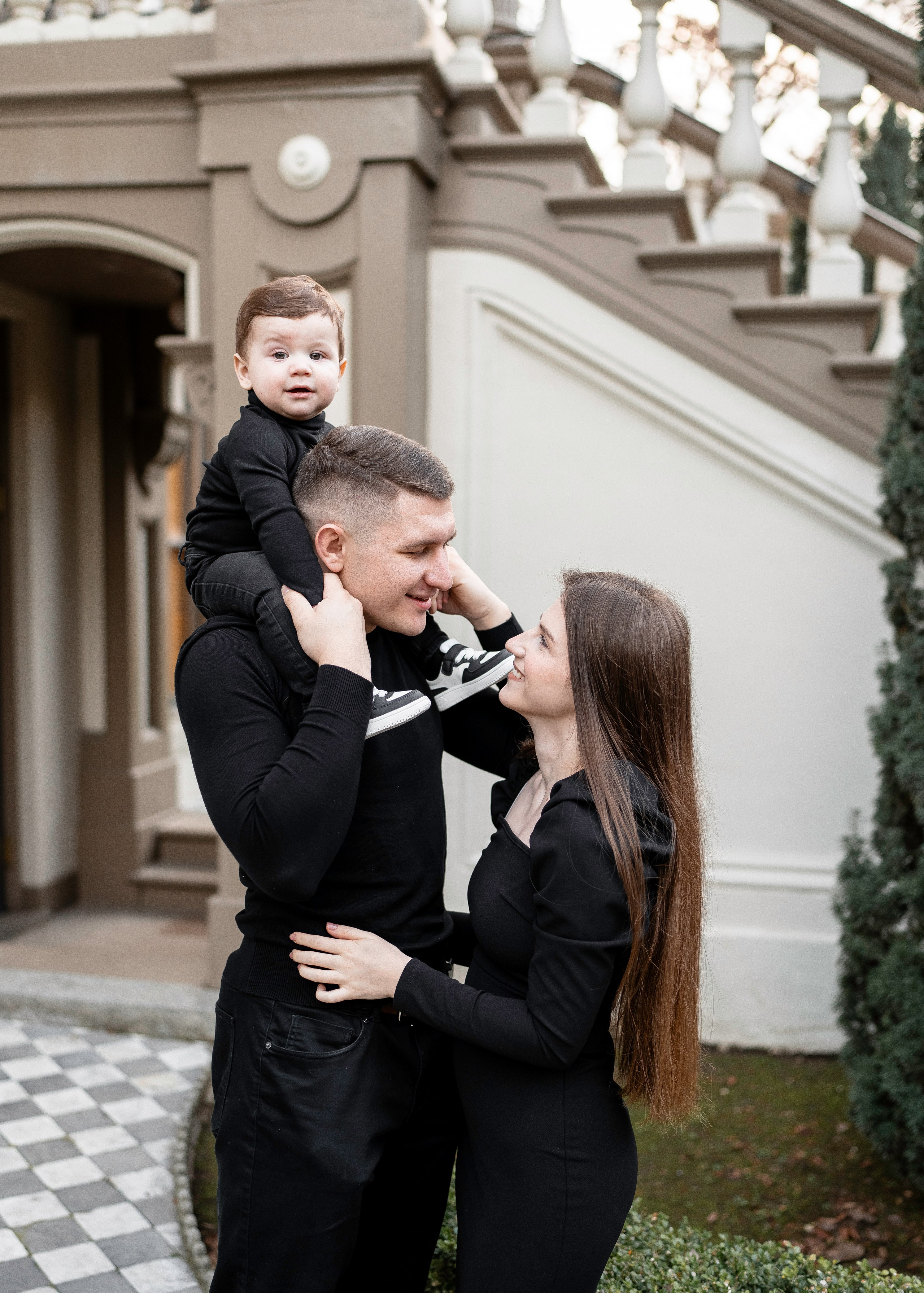 Artem, Nadia & Elisha. Family photographer in Sacramento | Sofia Pavenko