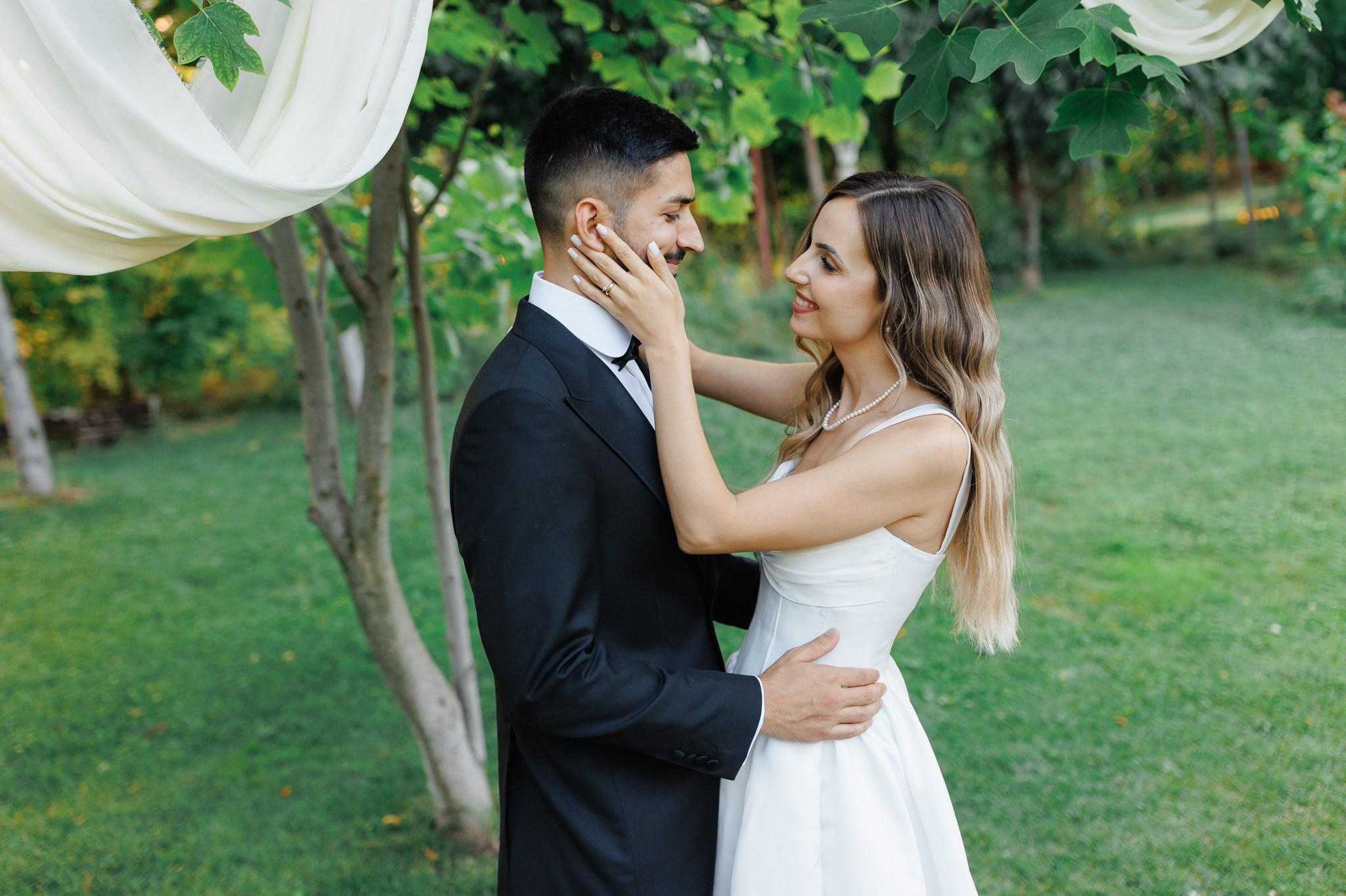 Mihaela si Nicolae - Nunta in locatie in aer liber la Nouvelle Events. Fotograf nunta Bucuresti - Manu Ivanciu | Fotograf botez