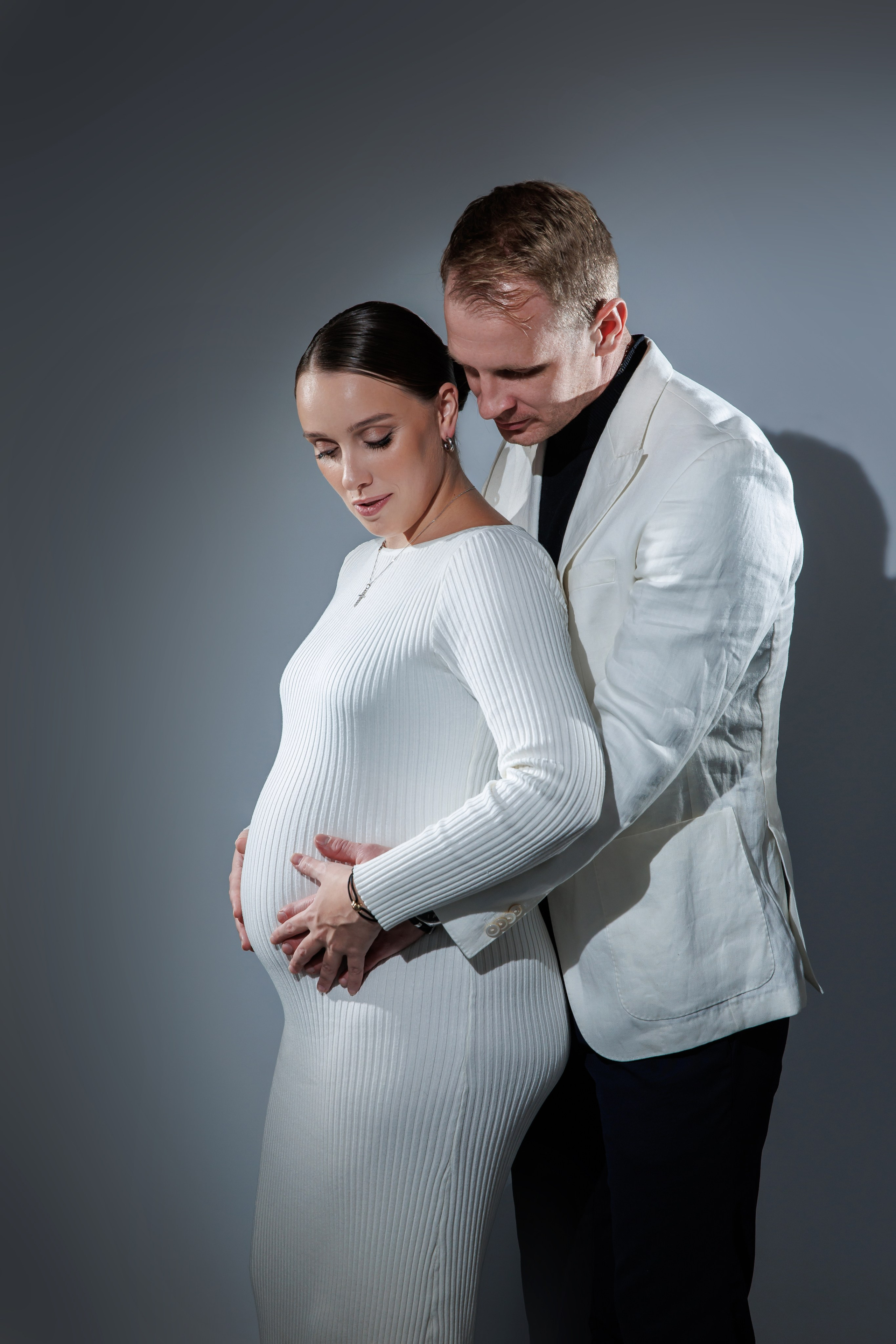 Rasedusfotograafia. Pere-, laste-, koolifotograaf Narvas, Eestis, Zoja Husainova