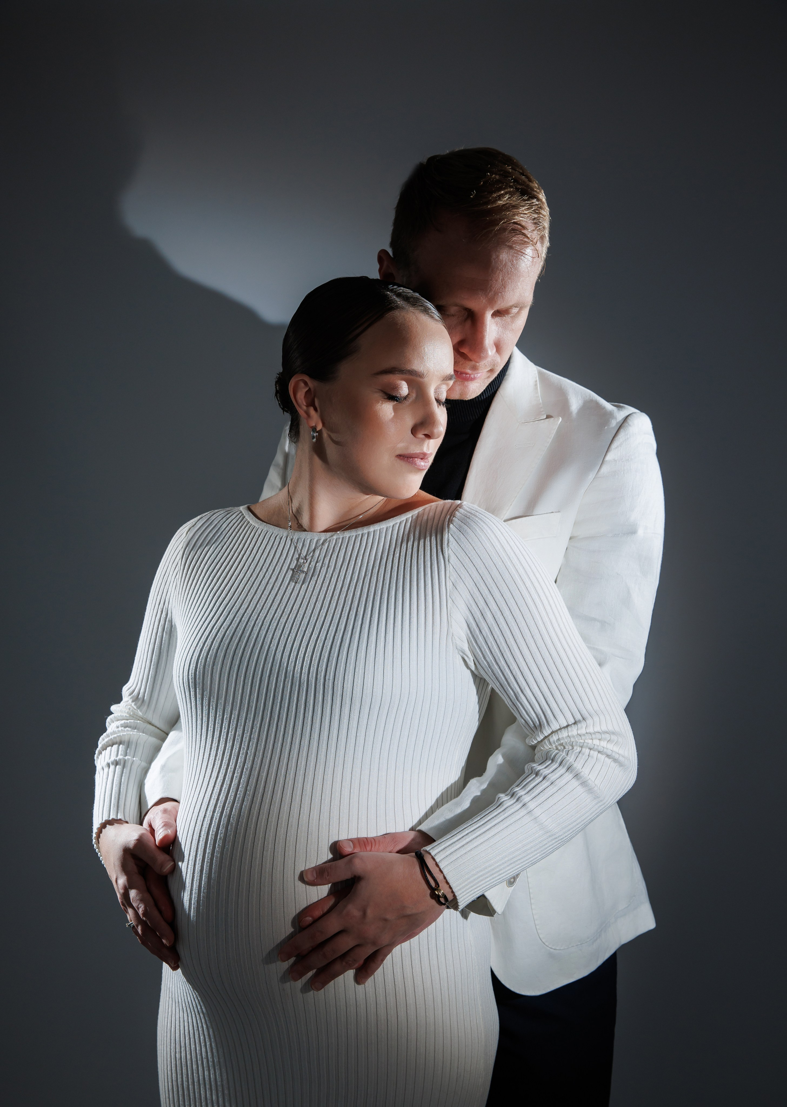 Rasedusfotograafia. Pere-, laste-, koolifotograaf Narvas, Eestis, Zoja Husainova