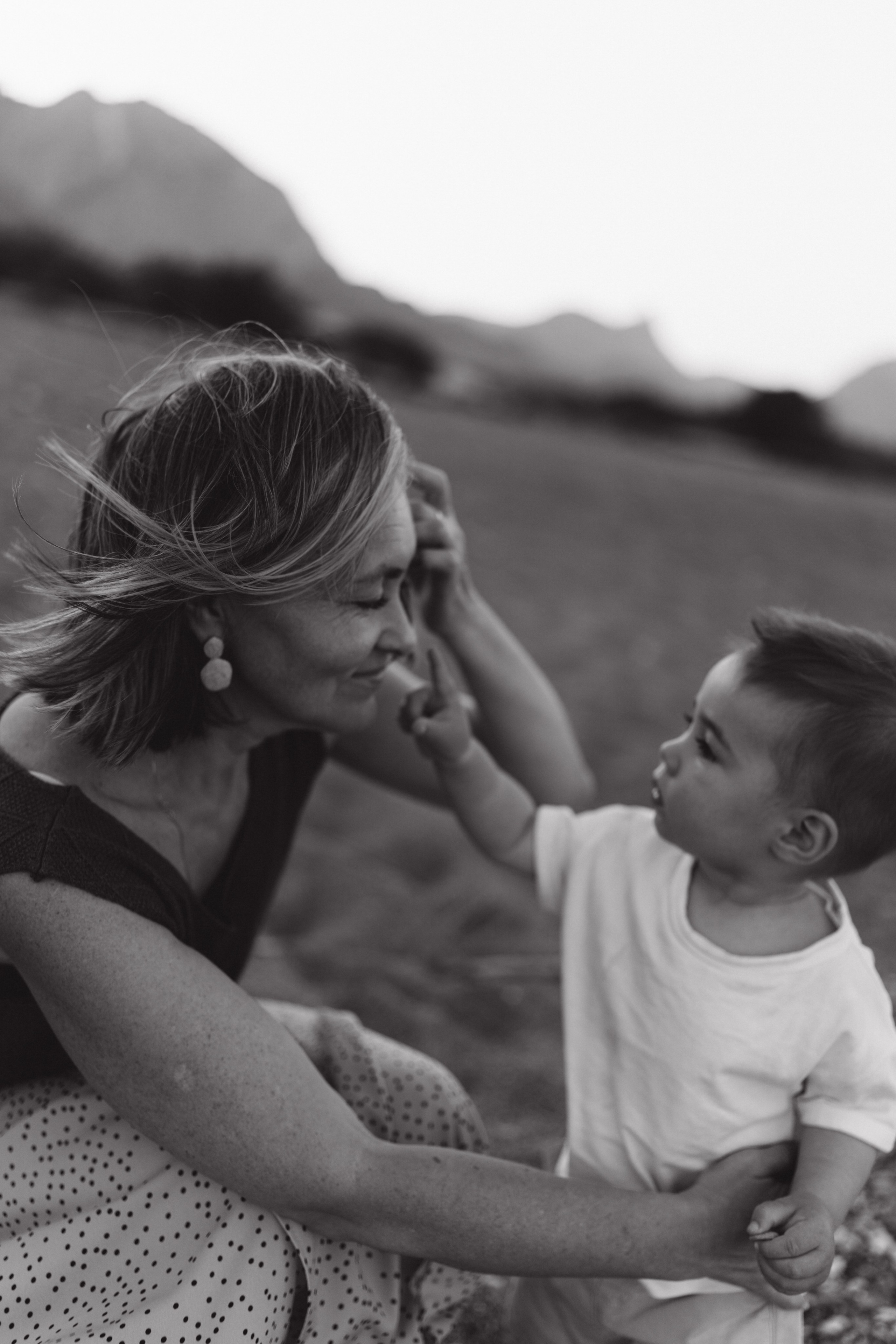 Наталия с внуком. Family photographer in Oviedo — Yana Razina