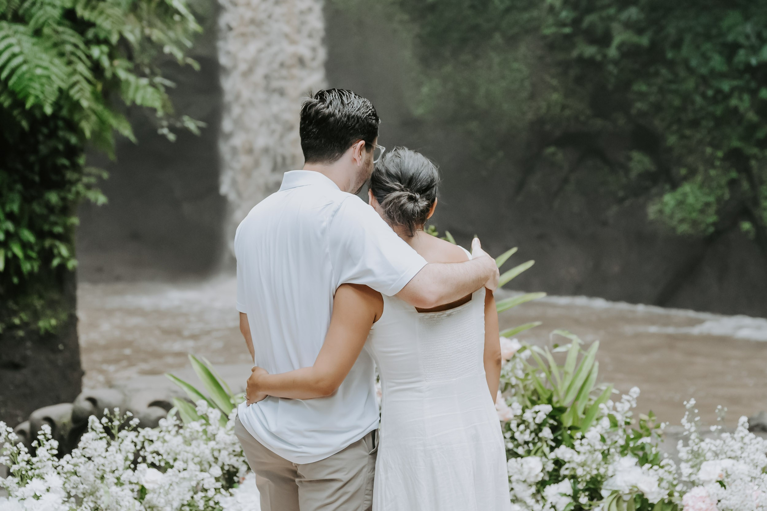 Marriage Proposal. Female Photographer in Bali