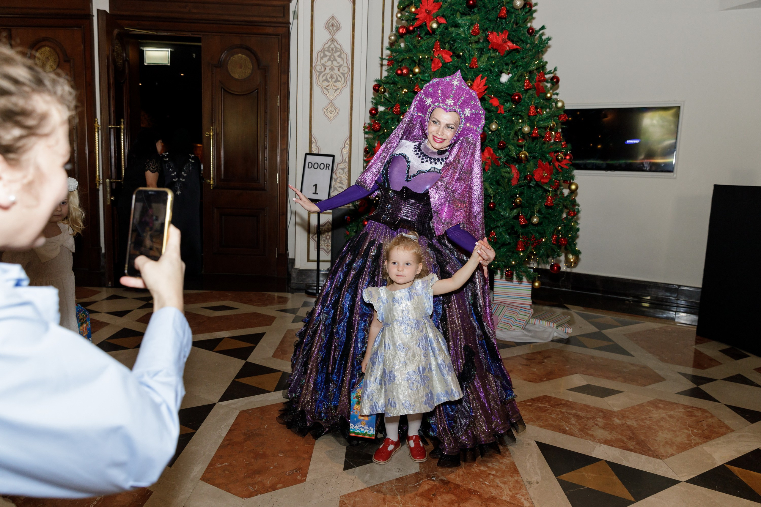 Новогодняя сказка для журнала Русские Эмираты, Дубай 2024. Фотограф Анна Кучерявая | Свадьбы и мероприятия в Дубае