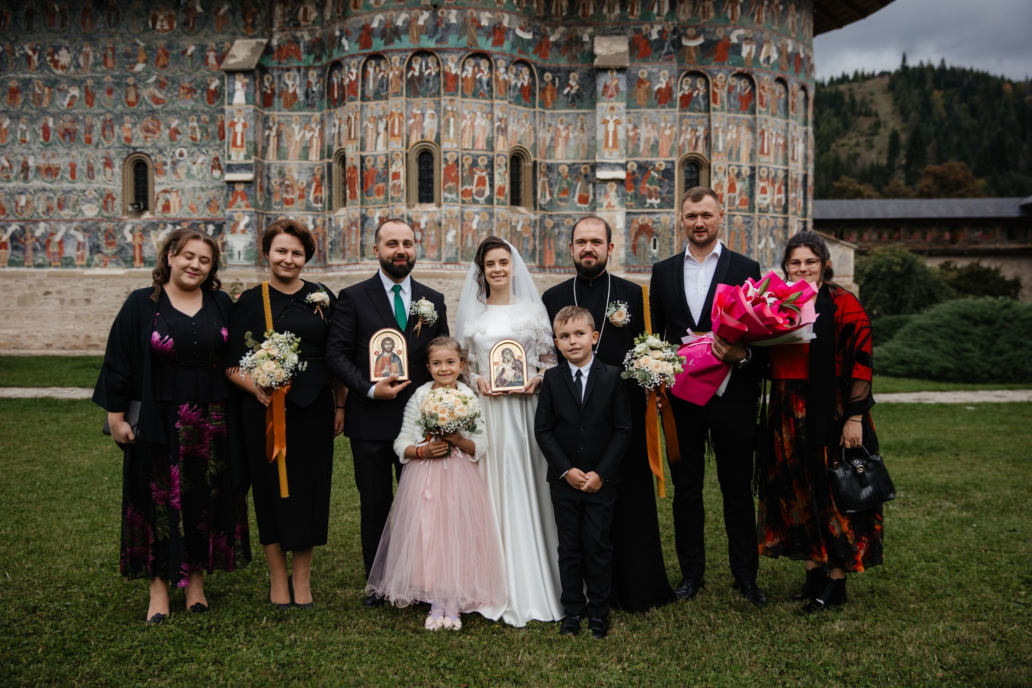 Nunta de Poveste la Sucevița: Cristi și Andreea. Servicii foto-video profesionale, pentru momente de neuitat