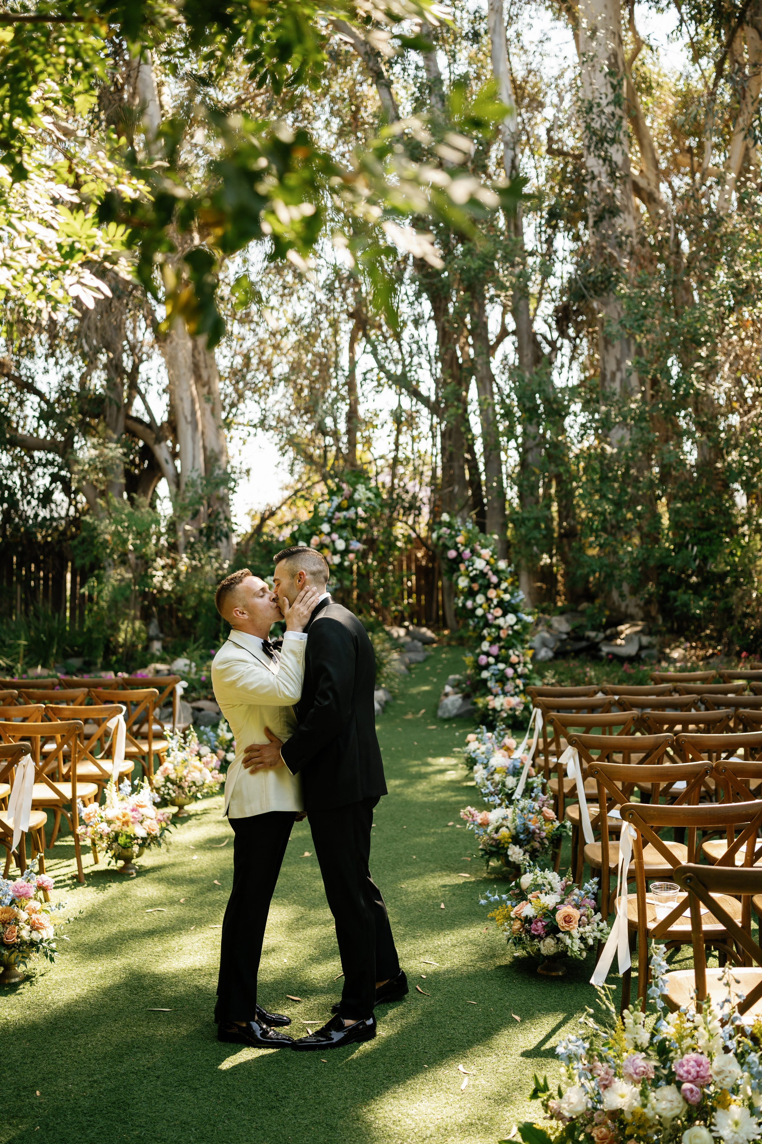 LGBT wedding photographer in California. Wedding Photography & Videography Team in California, Los Angeles, San Francisco, San Diego and Travel