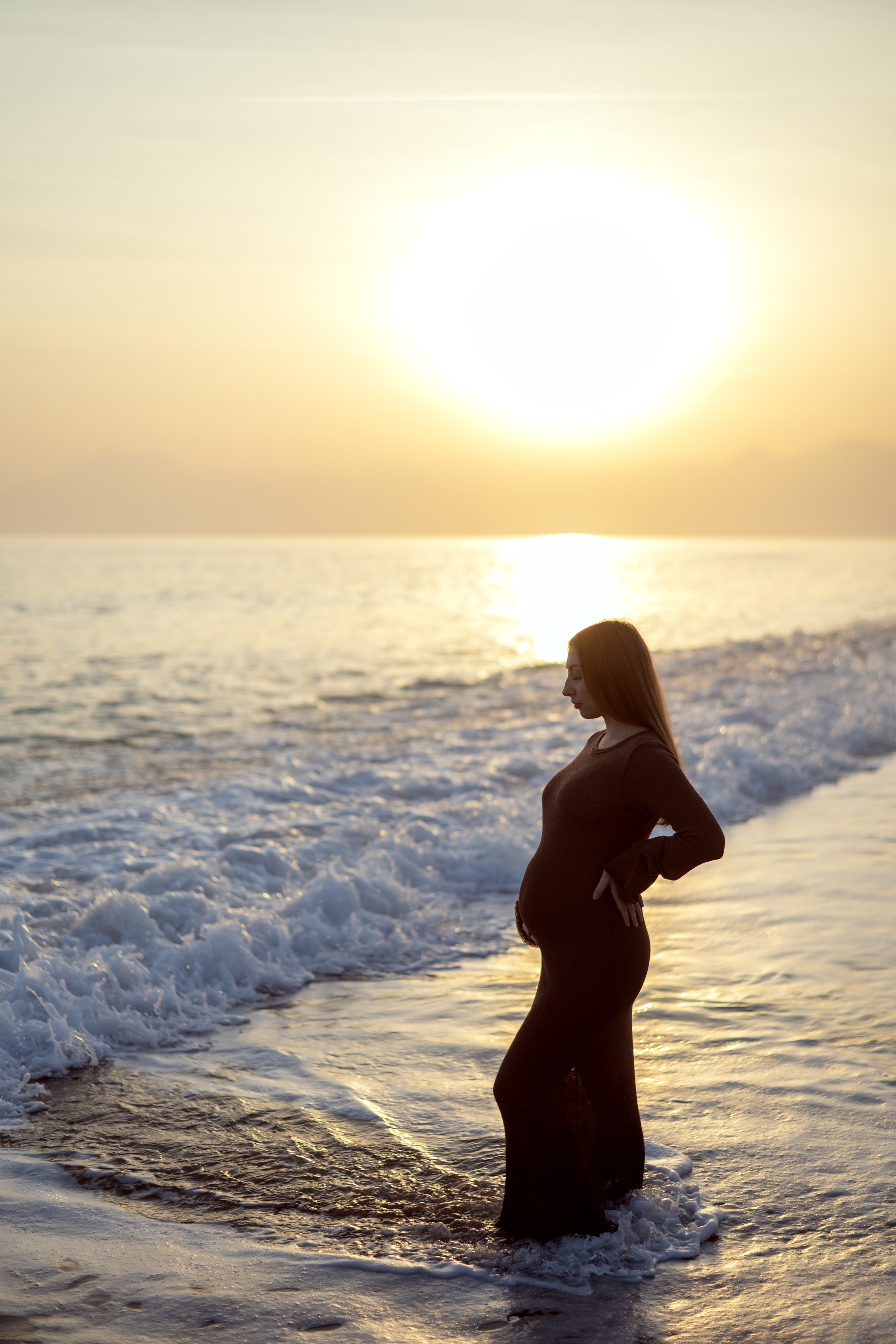 Фотосессия на закате на пляже в Анталии