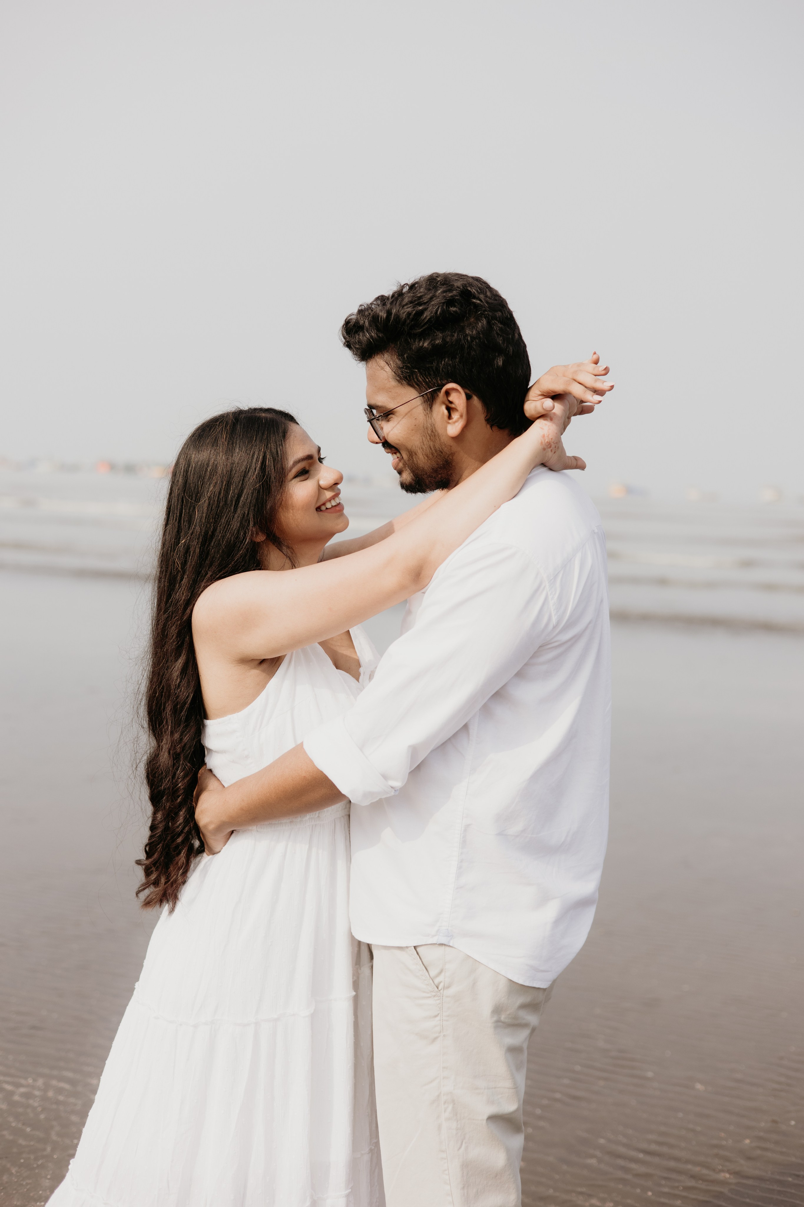COUPLE SESSIONS. Love Emotions Weddings