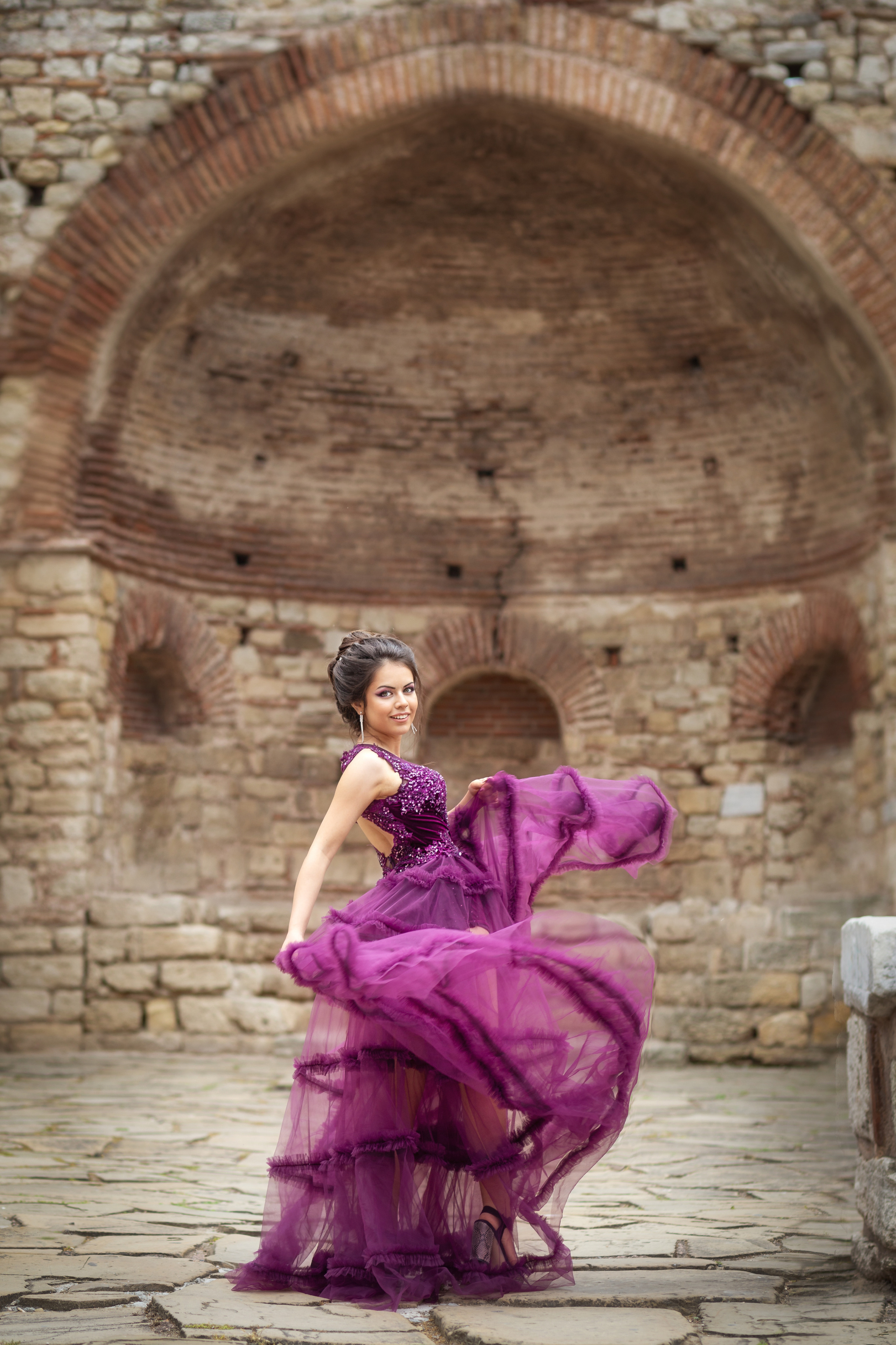 Абитуриентски снимки. Фотограф Бургас. Фотосесии в студио и на открито, портрети, заснемане