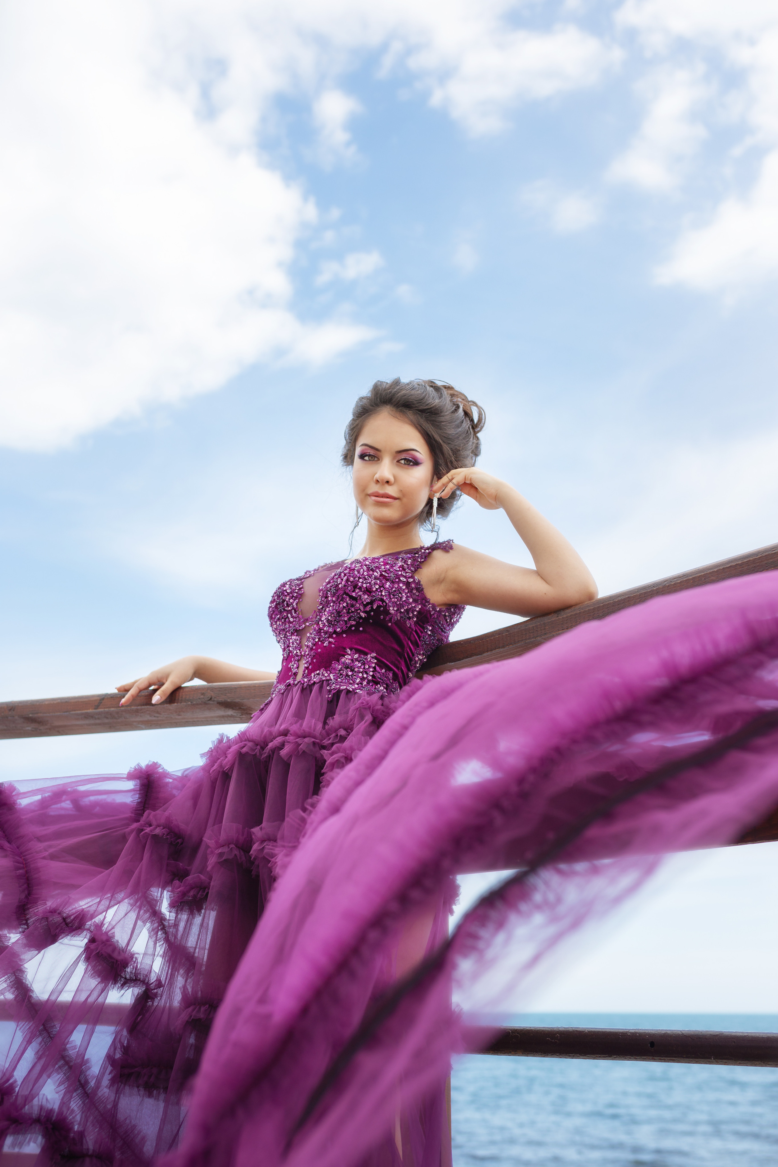 Абитуриентски снимки. Фотограф Бургас. Фотосесии в студио и на открито, портрети, заснемане