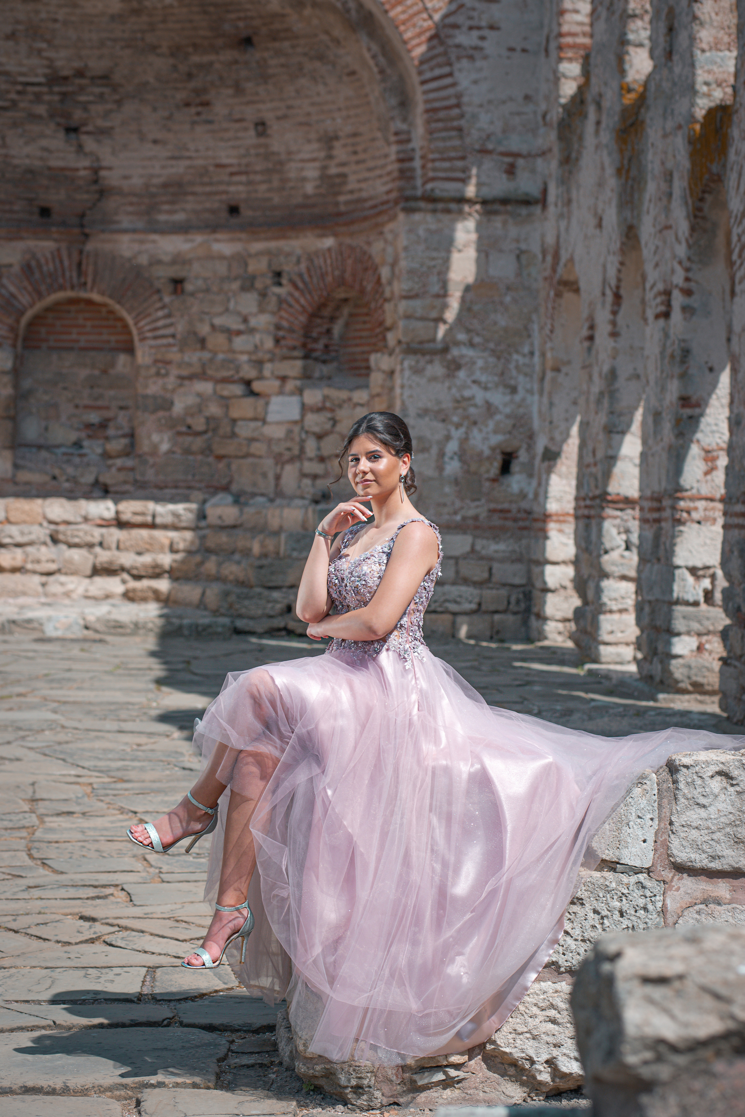 Абитуриентски снимки. Фотограф Бургас. Фотосесии в студио и на открито, портрети, заснемане