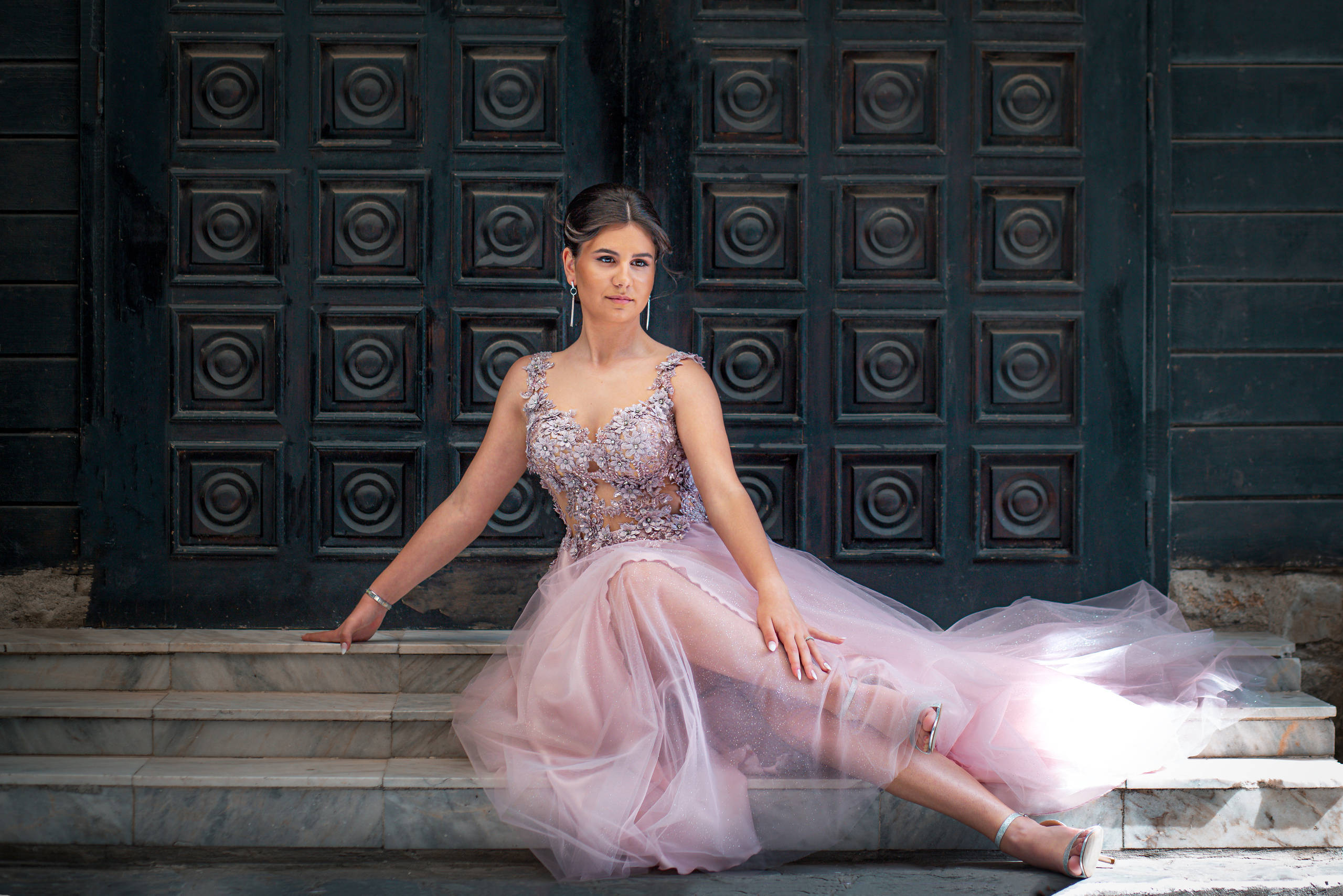 Абитуриентски снимки. Фотограф Бургас. Фотосесии в студио и на открито, портрети, заснемане