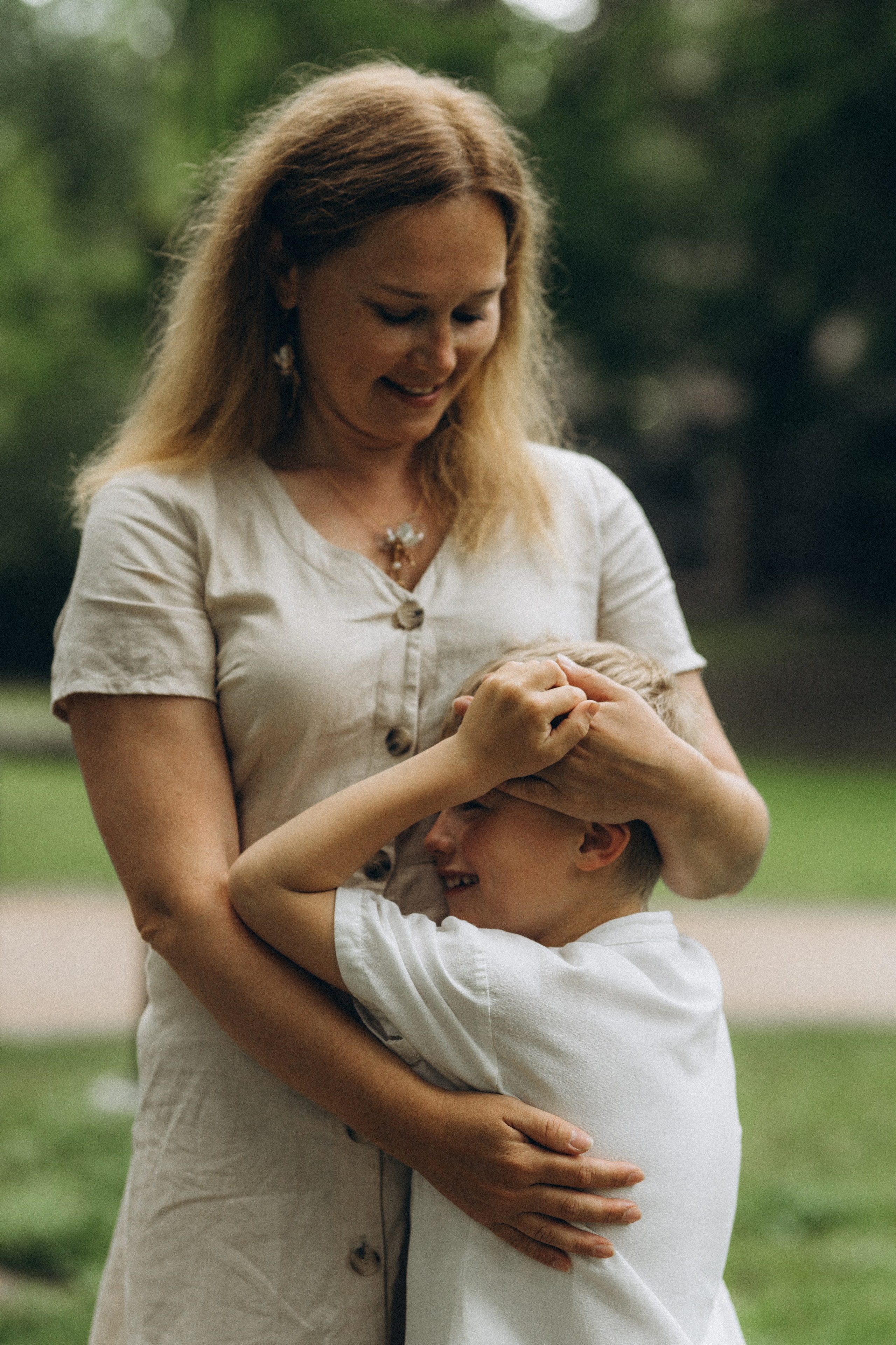 Kaivopuisto. Wedding and potrait photographer in Helsinki Vickan O
